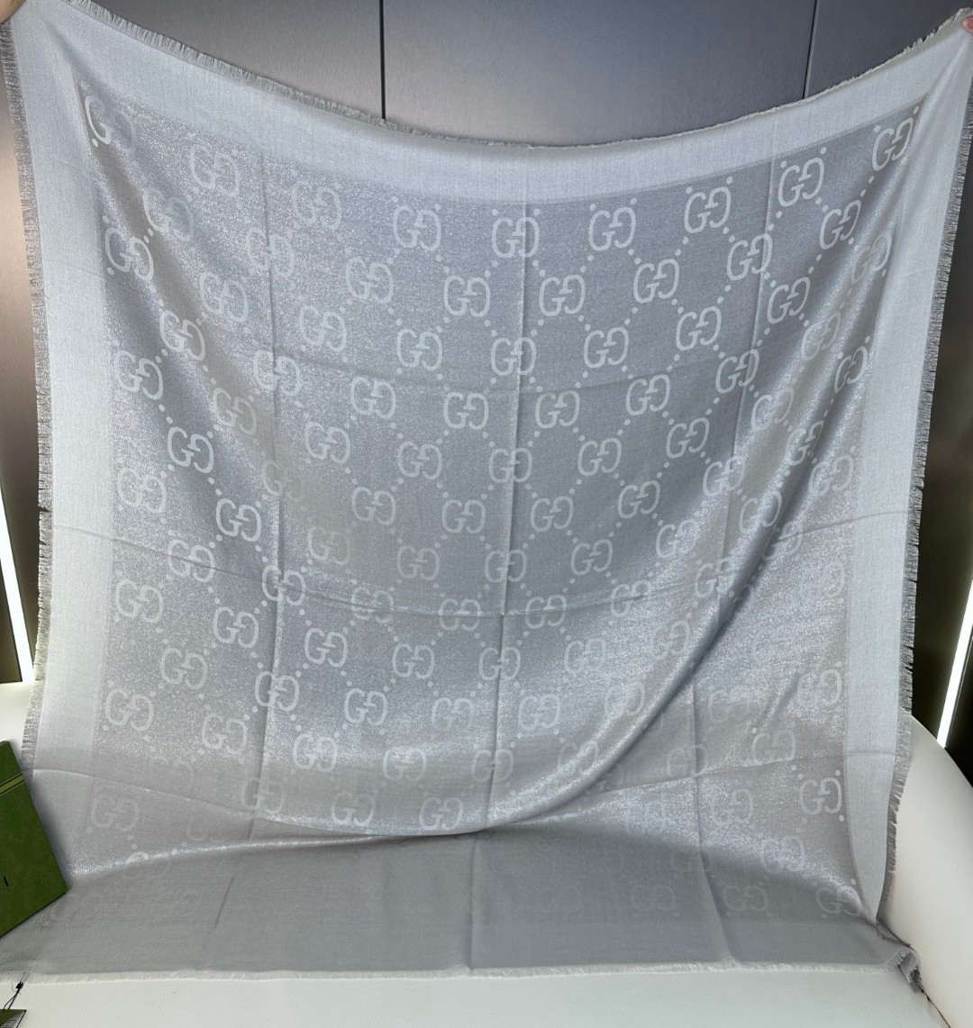 💕G家【GG金线提花披肩140】方巾，璀璨至极，女神必备的，实物真的美得太闪耀了，品质极好‼️款式经典，