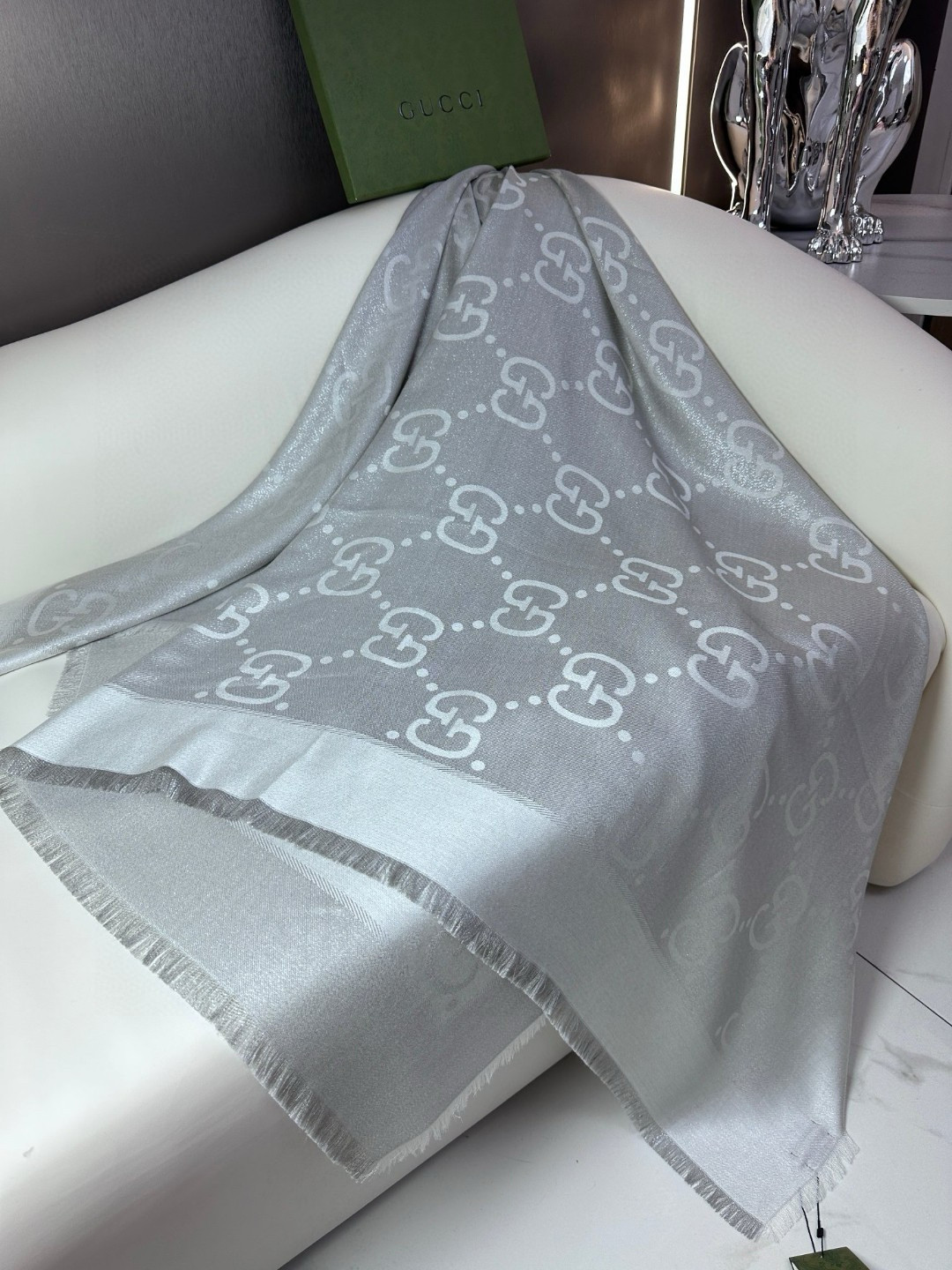 💕G家【GG金线提花披肩140】方巾，璀璨至极，女神必备的，实物真的美得太闪耀了，品质极好‼️款式经典，