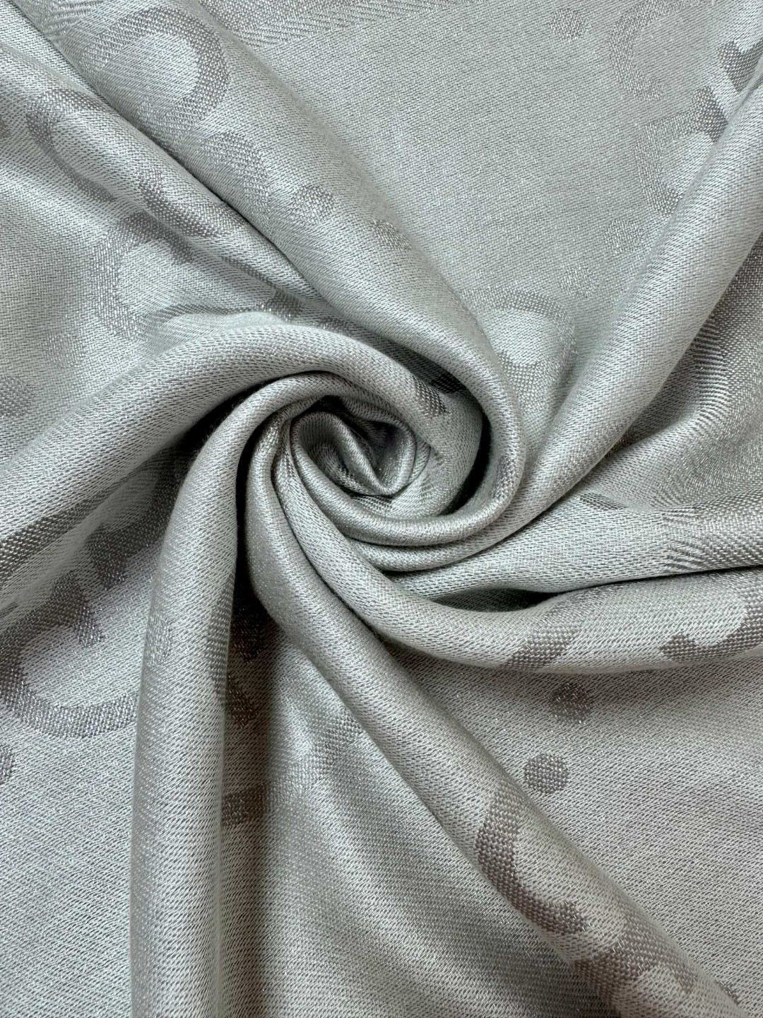 💕G家【GG金线提花披肩140】方巾，璀璨至极，女神必备的，实物真的美得太闪耀了，品质极好‼️款式经典，