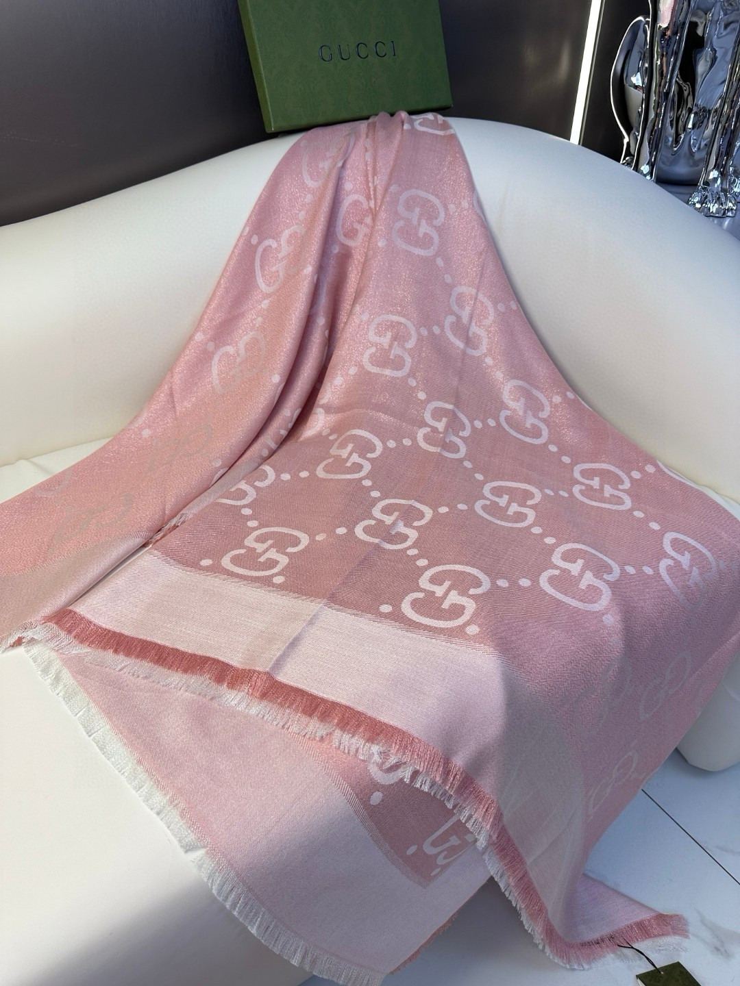 💕G家【GG金线提花披肩140】方巾，璀璨至极，女神必备的，实物真的美得太闪耀了，品质极好‼️款式经典，