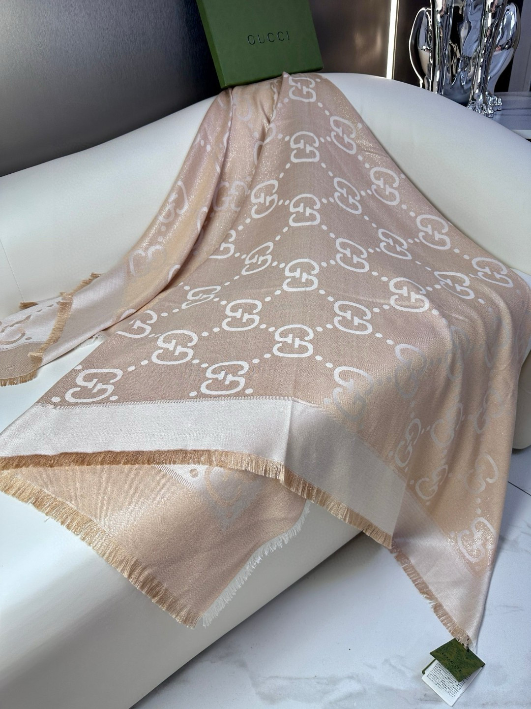 💕G家【GG金线提花披肩140】方巾，璀璨至极，女神必备的，实物真的美得太闪耀了，品质极好‼️款式经典，