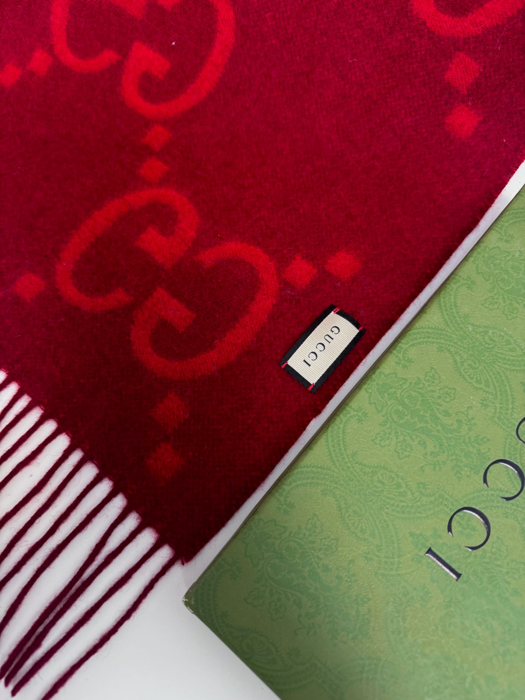 大G流苏 最新爆款 经典双大g 双面提花流苏围巾 原版原标，经典的设计 耐看百搭 规格45*200