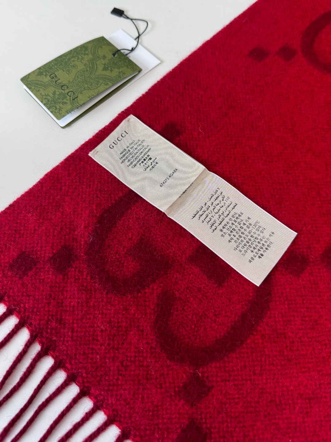 大G流苏 最新爆款 经典双大g 双面提花流苏围巾 原版原标，经典的设计 耐看百搭 规格45*200