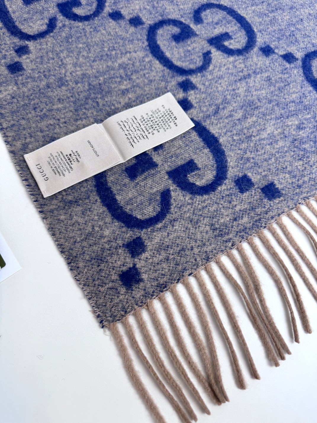 大G流苏 最新爆款 经典双大g 双面提花流苏围巾 原版原标，经典的设计 耐看百搭 规格45*200