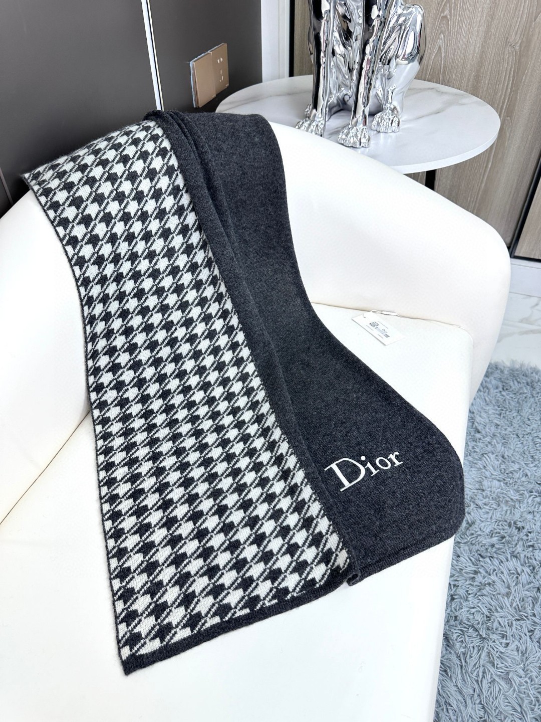 上新！2025年D家今年的热卖款围巾！羊绒针织围巾，Dior限量款，必入！！！免代购！限量的秀场千鸟格以