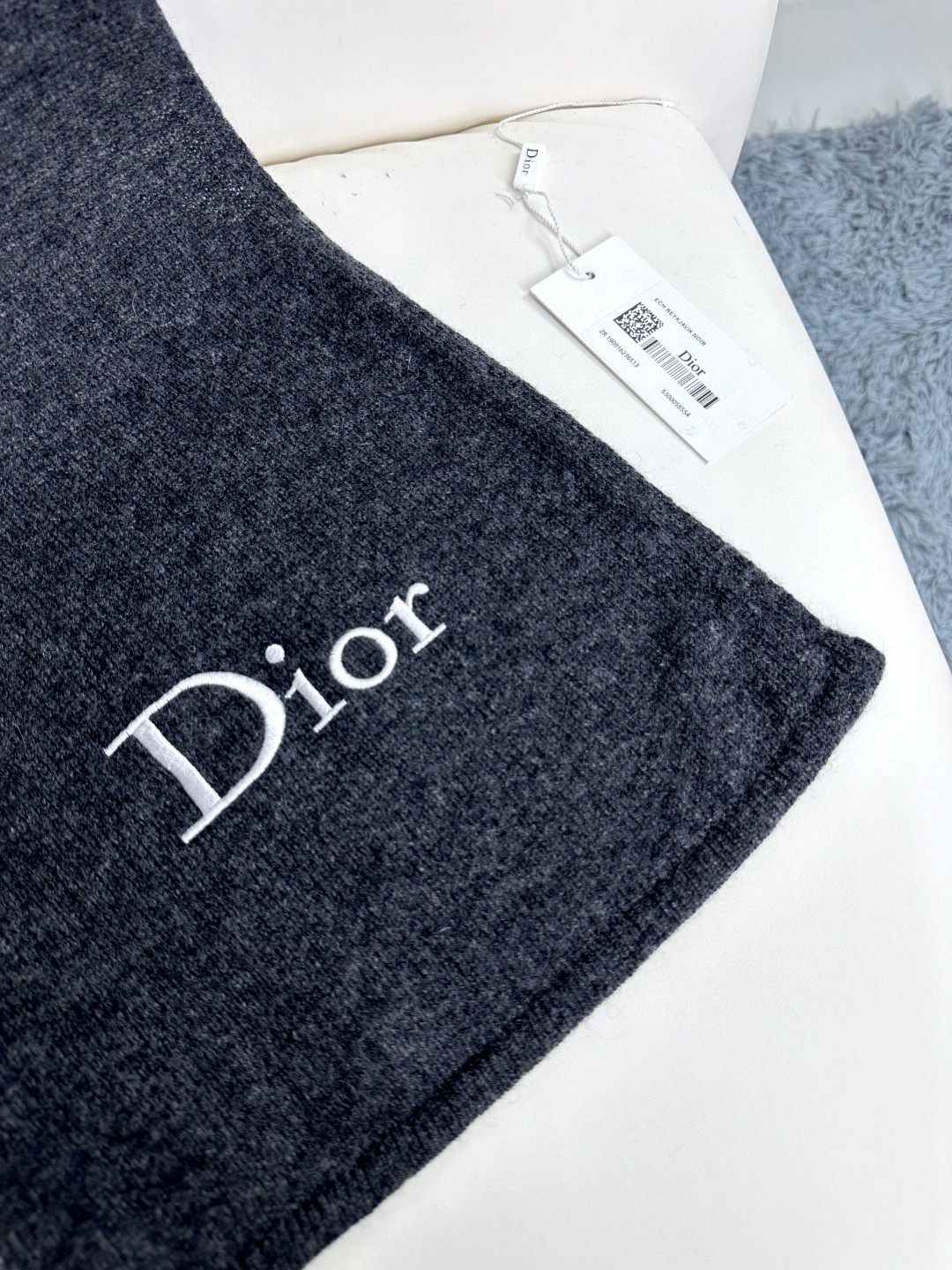 上新！2025年D家今年的热卖款围巾！羊绒针织围巾，Dior限量款，必入！！！免代购！限量的秀场千鸟格以