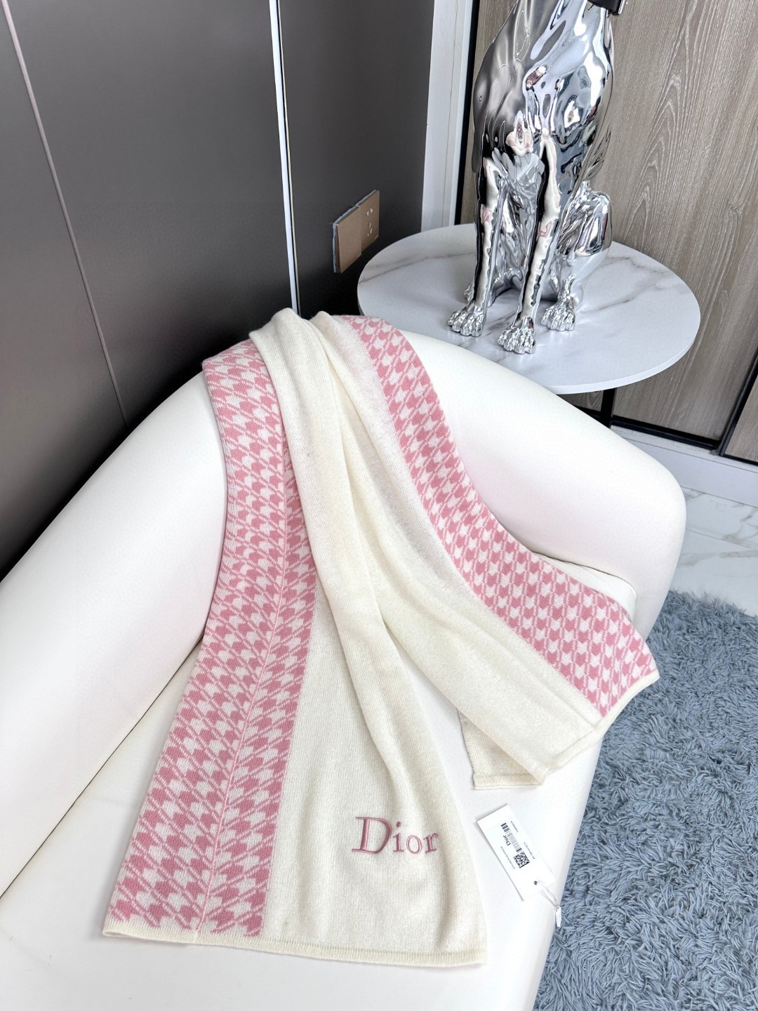 上新！2025年D家今年的热卖款围巾！羊绒针织围巾，Dior限量款，必入！！！免代购！限量的秀场千鸟格以