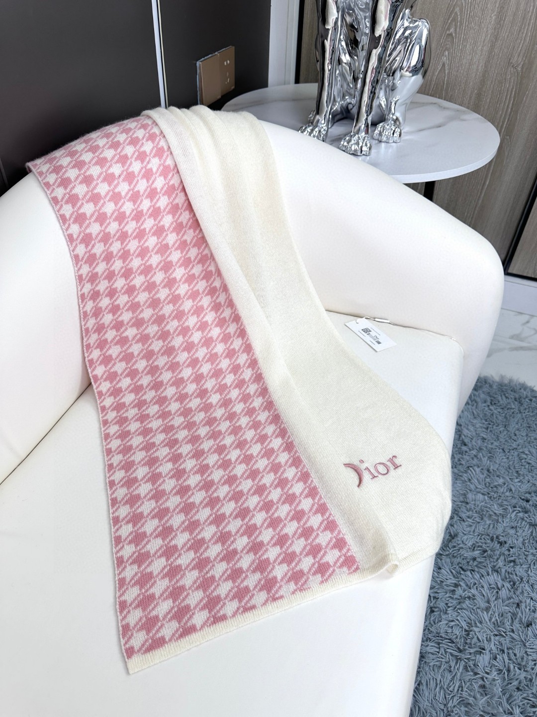 上新！2025年D家今年的热卖款围巾！羊绒针织围巾，Dior限量款，必入！！！免代购！限量的秀场千鸟格以