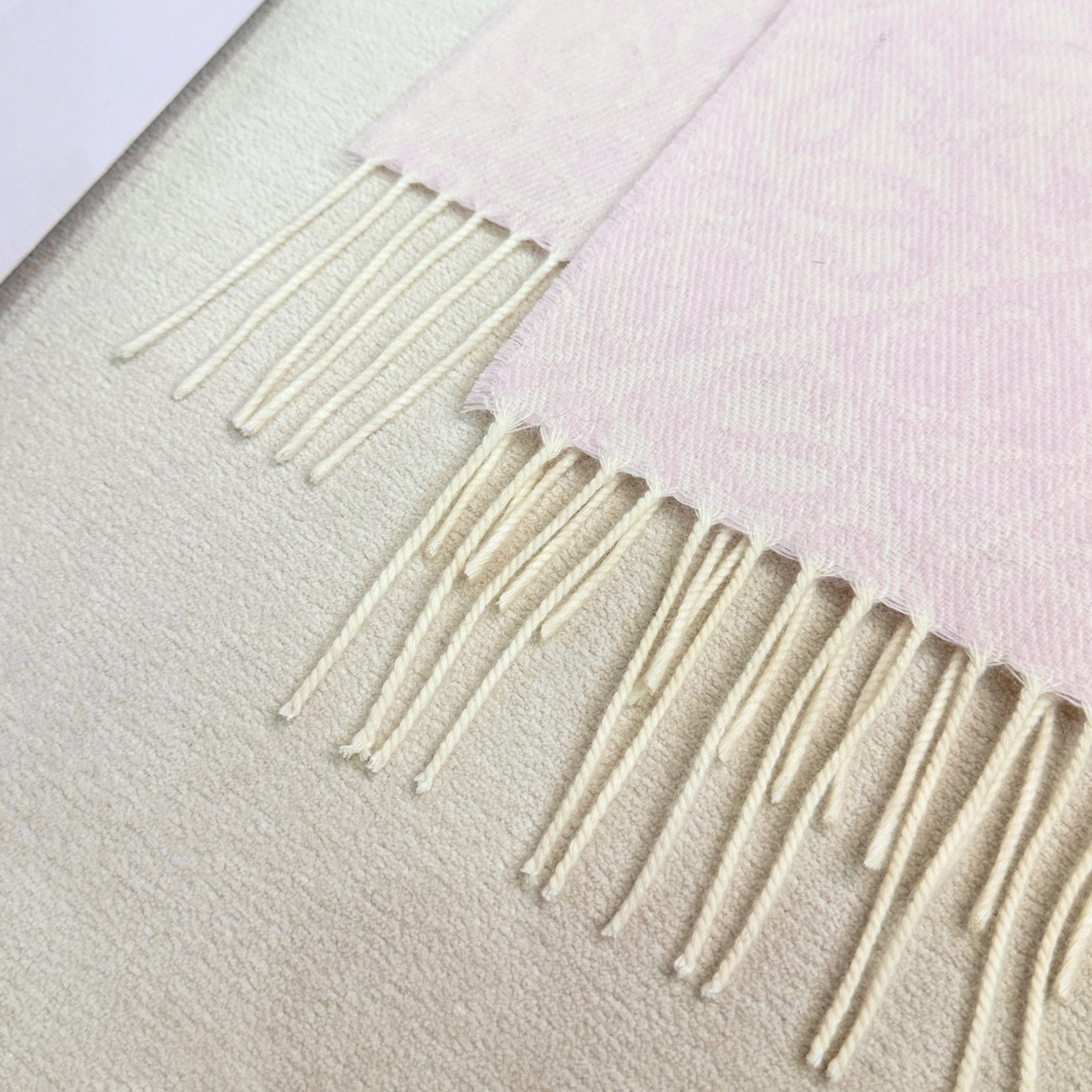 高品质五色到货！双吊版，手工缝标！ 火爆全网的 𝐋𝐨𝐞𝐰𝐞 ，原单品质！· - 双面Anagram 缇花