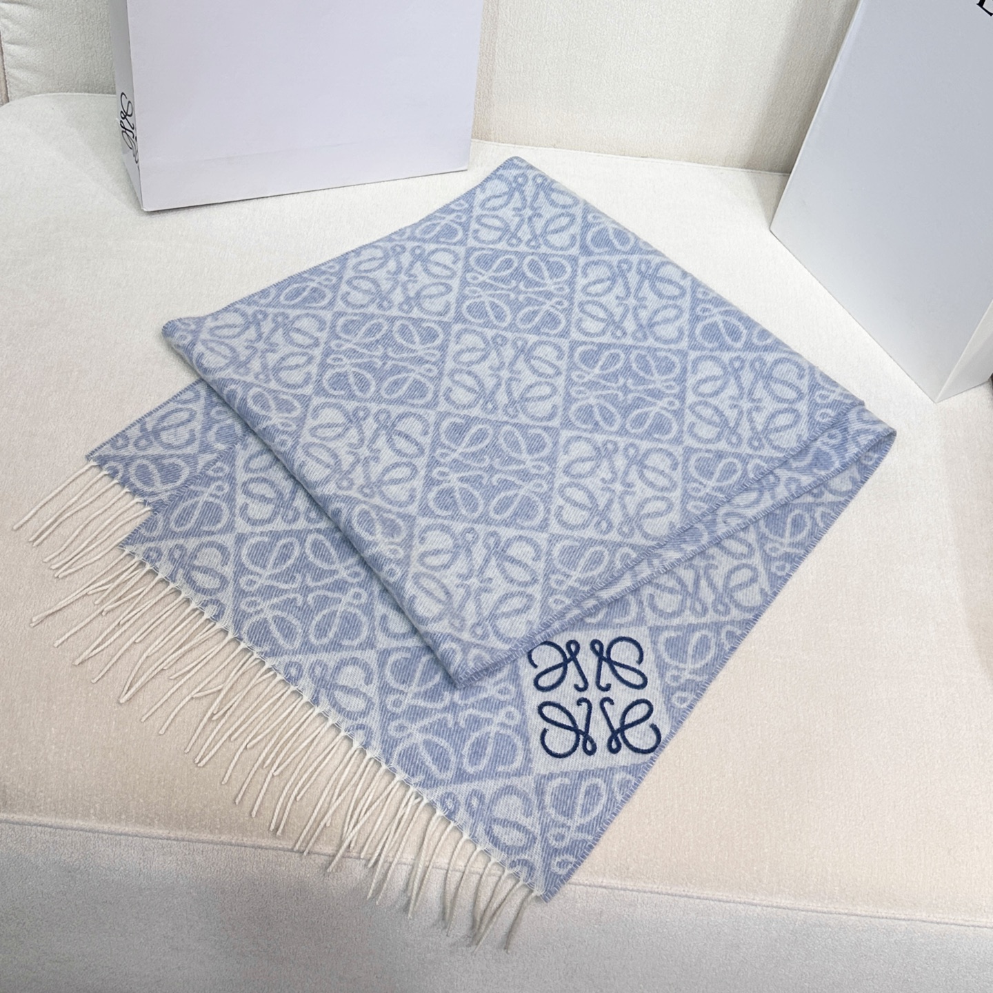 高品质五色到货！双吊版，手工缝标！ 火爆全网的 𝐋𝐨𝐞𝐰𝐞 ，原单品质！· - 双面Anagram 缇花