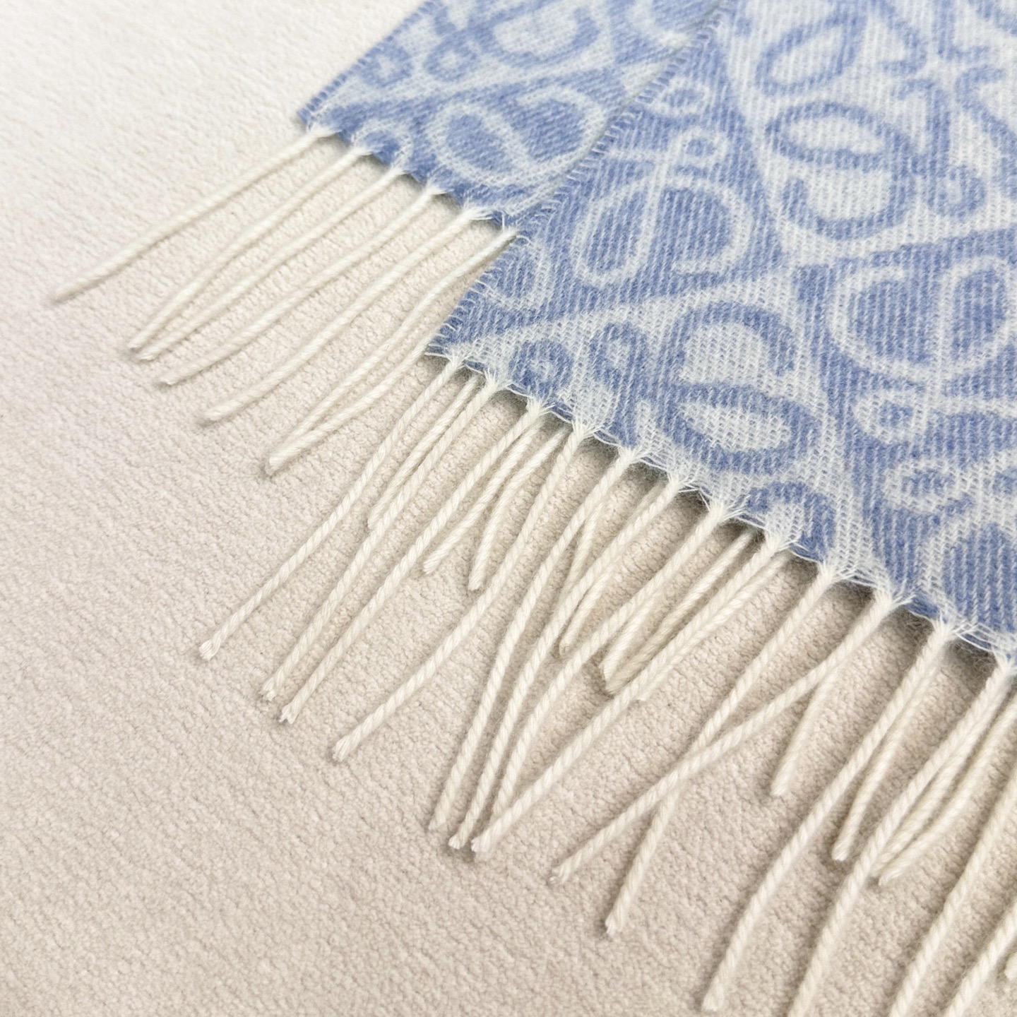 高品质五色到货！双吊版，手工缝标！ 火爆全网的 𝐋𝐨𝐞𝐰𝐞 ，原单品质！· - 双面Anagram 缇花