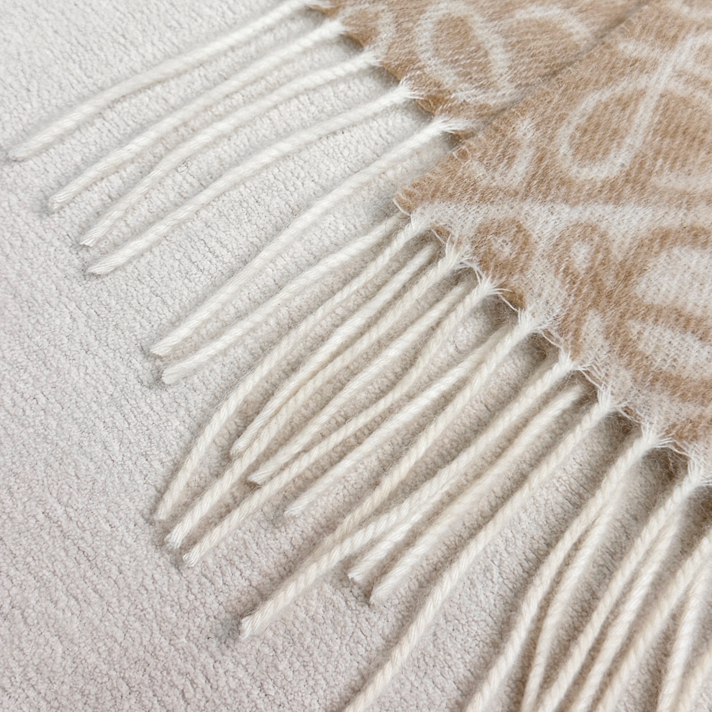 高品质五色到货！双吊版，手工缝标！ 火爆全网的 𝐋𝐨𝐞𝐰𝐞 ，原单品质！· - 双面Anagram 缇花