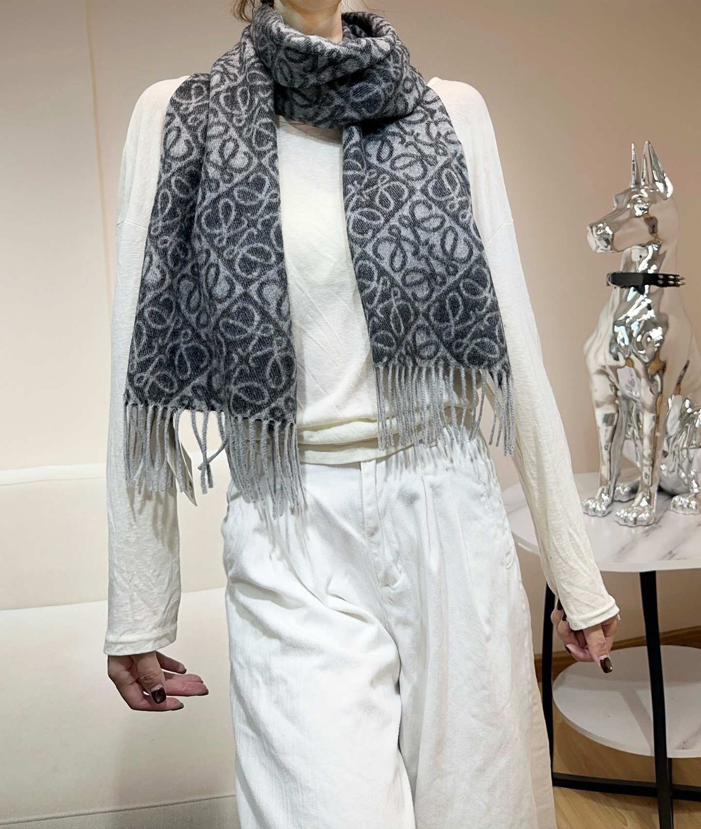 高品质五色到货！双吊版，手工缝标！ 火爆全网的 𝐋𝐨𝐞𝐰𝐞 ，原单品质！· - 双面Anagram 缇花