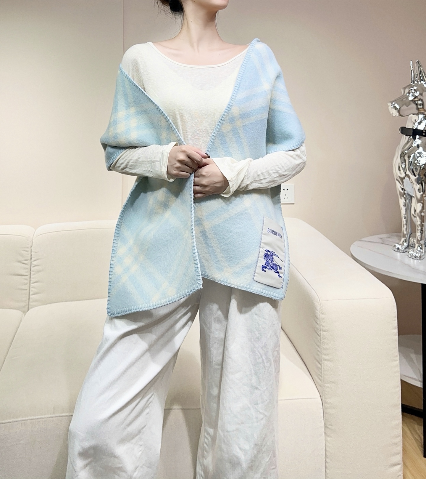 𝐁𝐮𝐫𝐛𝐞𝐫𝐫𝐲 • 2025《格纹连帽围巾》Size：195x30cm 100%绵羊毛经典格纹～干练气