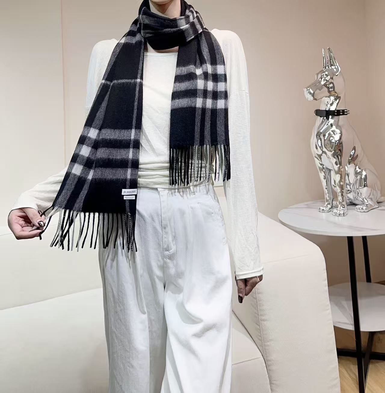 高品质新标到货！𝐁𝐔𝐑𝐁𝐄𝐑𝐑𝐘 经典入门级爆款，经典的格纹元素永垂不朽_简单大方男女都能佩戴_一条永不