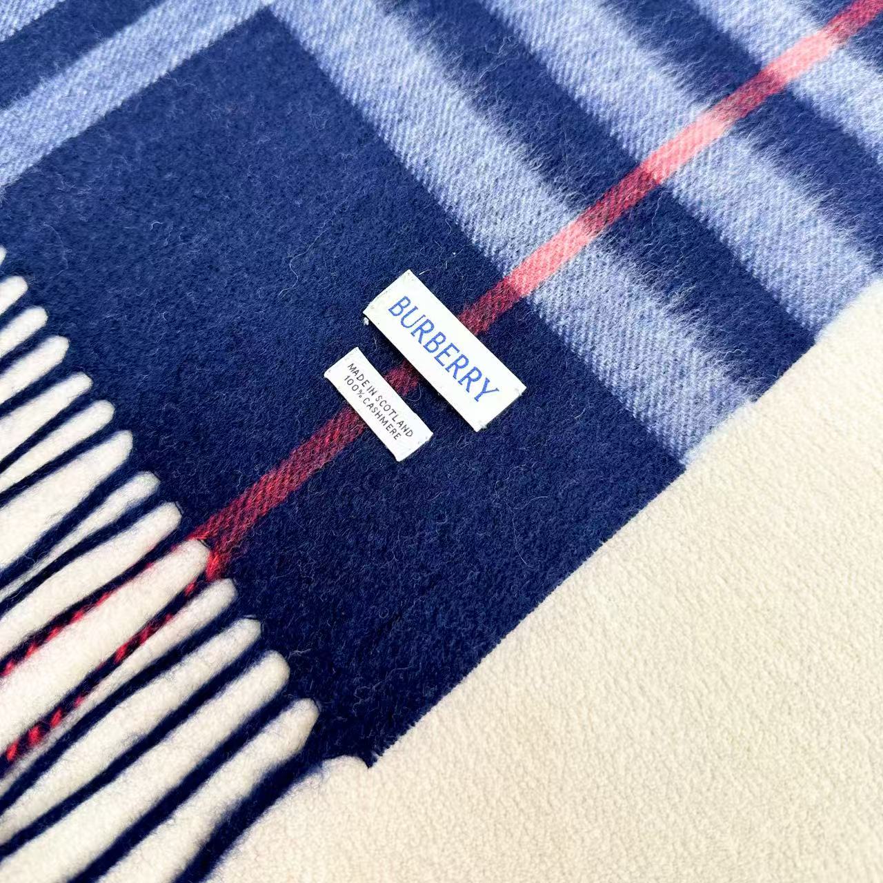 高品质新标到货！𝐁𝐔𝐑𝐁𝐄𝐑𝐑𝐘 经典入门级爆款，经典的格纹元素永垂不朽_简单大方男女都能佩戴_一条永不