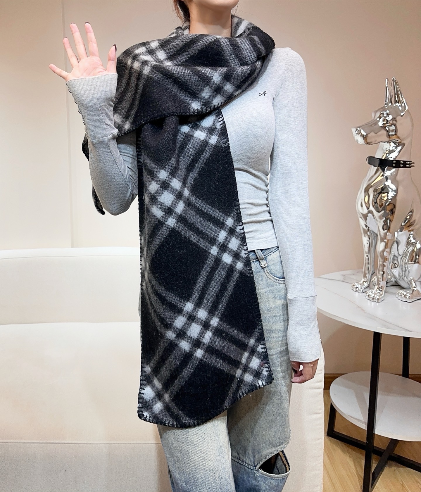Burberry 𝐁𝐮𝐫𝐛𝐞𝐫𝐫𝐲 • 2025格纹连帽围巾