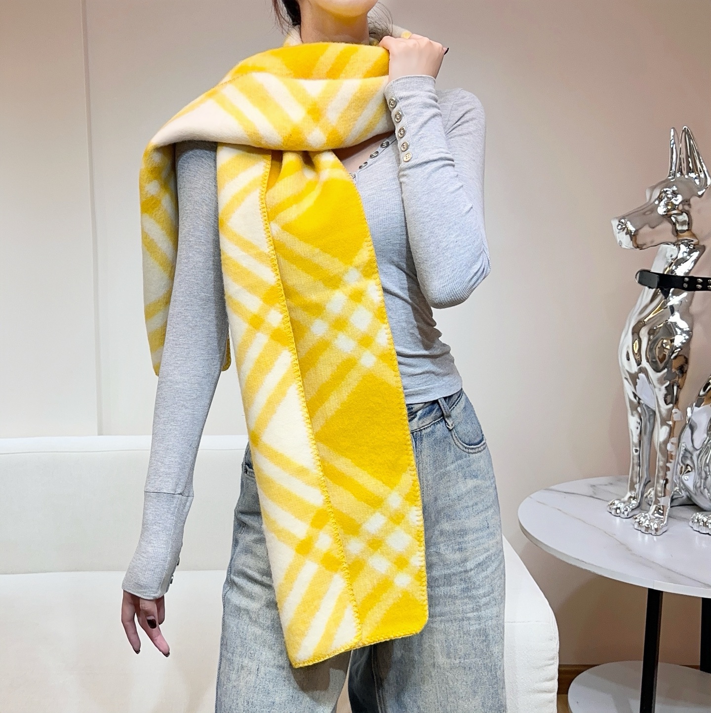 Burberry 𝐁𝐮𝐫𝐛𝐞𝐫𝐫𝐲 • 2025格纹连帽围巾