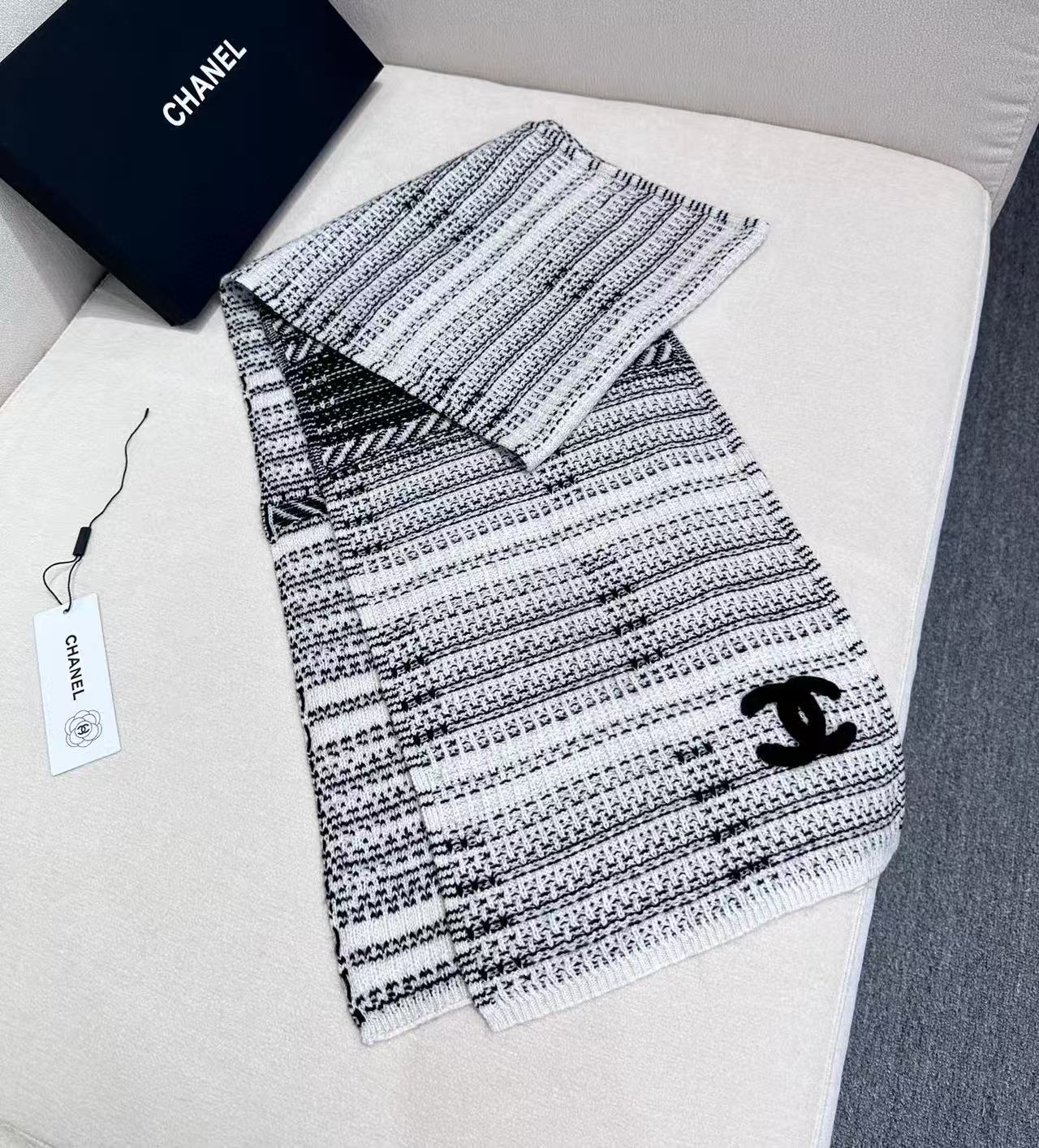 ✨【羊绒款❤️非普通混绒款】超级保暖Chanel秋冬新款！！！我能保证的是上身一定会喜欢，老友闭眼入。欢
