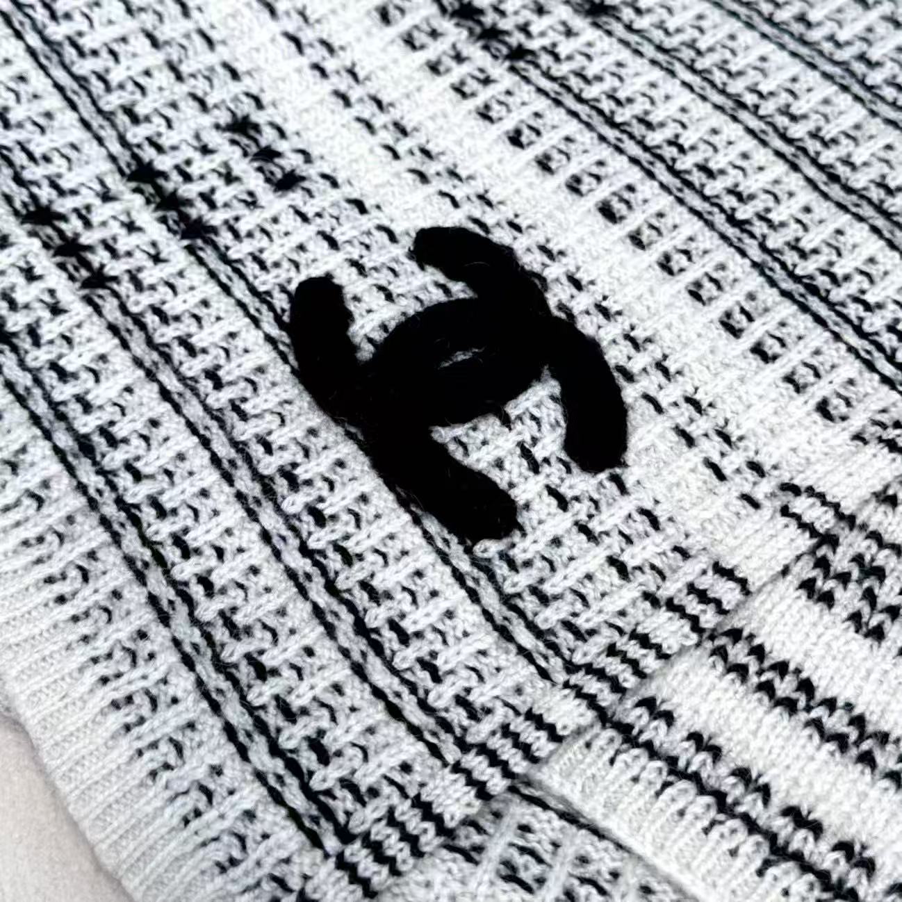 ✨【羊绒款❤️非普通混绒款】超级保暖Chanel秋冬新款！！！我能保证的是上身一定会喜欢，老友闭眼入。欢