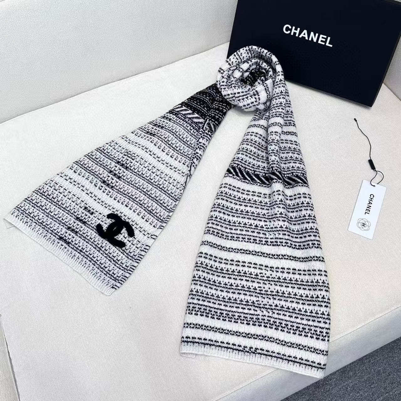 ✨【羊绒款❤️非普通混绒款】超级保暖Chanel秋冬新款！！！我能保证的是上身一定会喜欢，老友闭眼入。欢