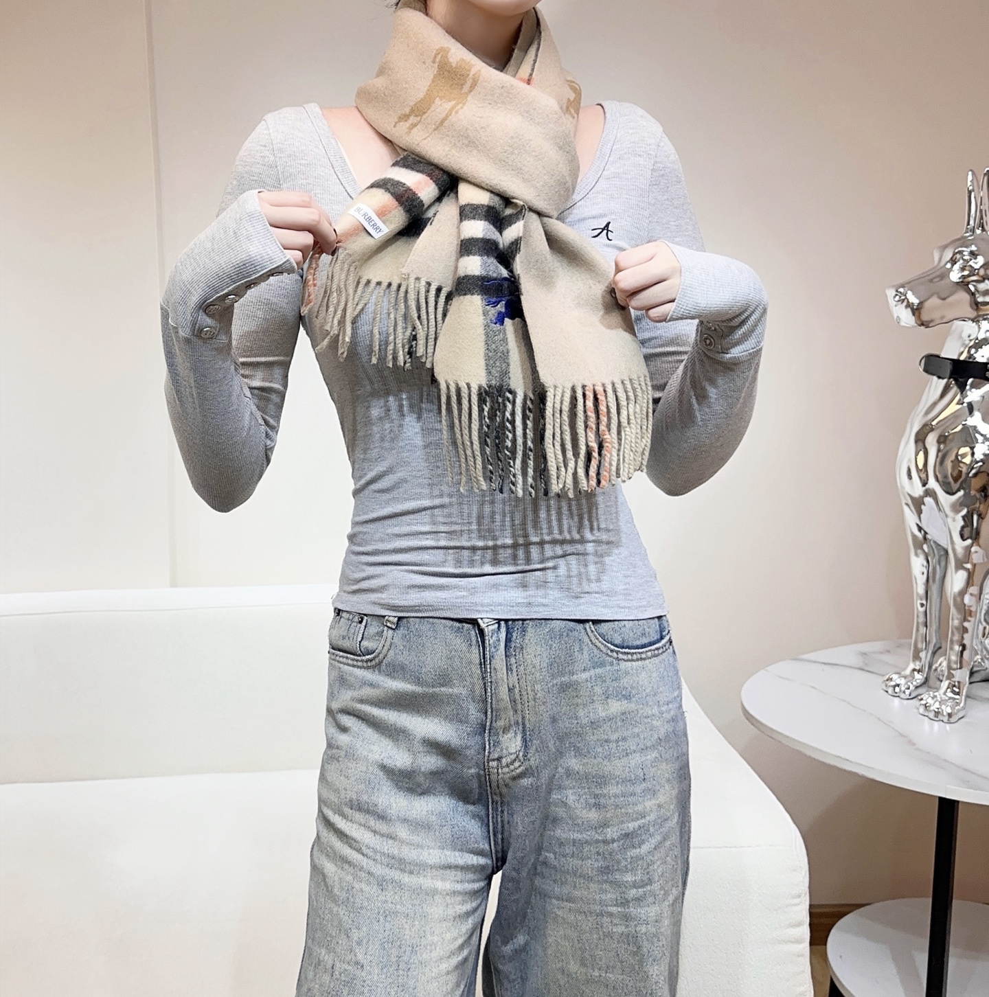 最新款 双面刺绣➕印花➕提花 大密度双面羊绒格子围巾 超高难度工艺 绝非一般coPy能做 原版开板 精致