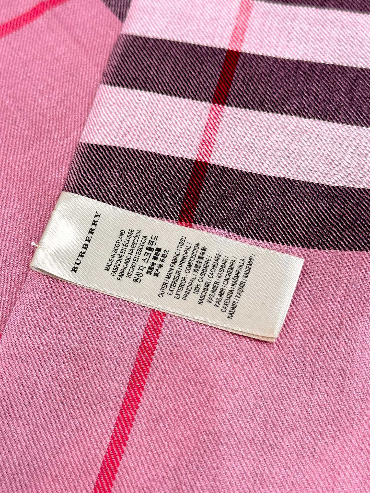 巴宝莉正装系列货 专供旗舰店的viP 💍💍💍顶级苏格兰进口山羊绒 🎆无比的高贵优雅 知性的款式 🎀简洁大