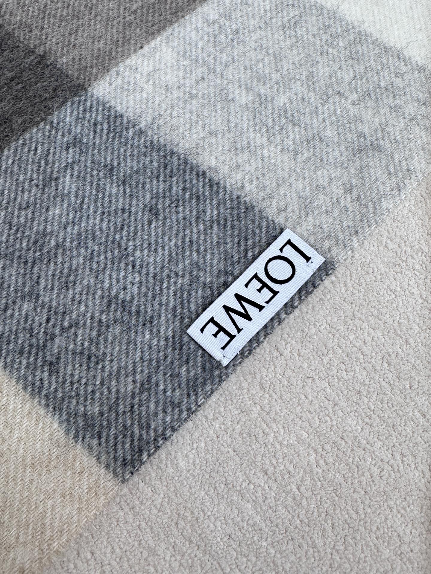 上新❤️2025年 【▪Loewe · 罗意威️难得一见的温柔配色，低调又不失优雅❗️】重点推荐，loe