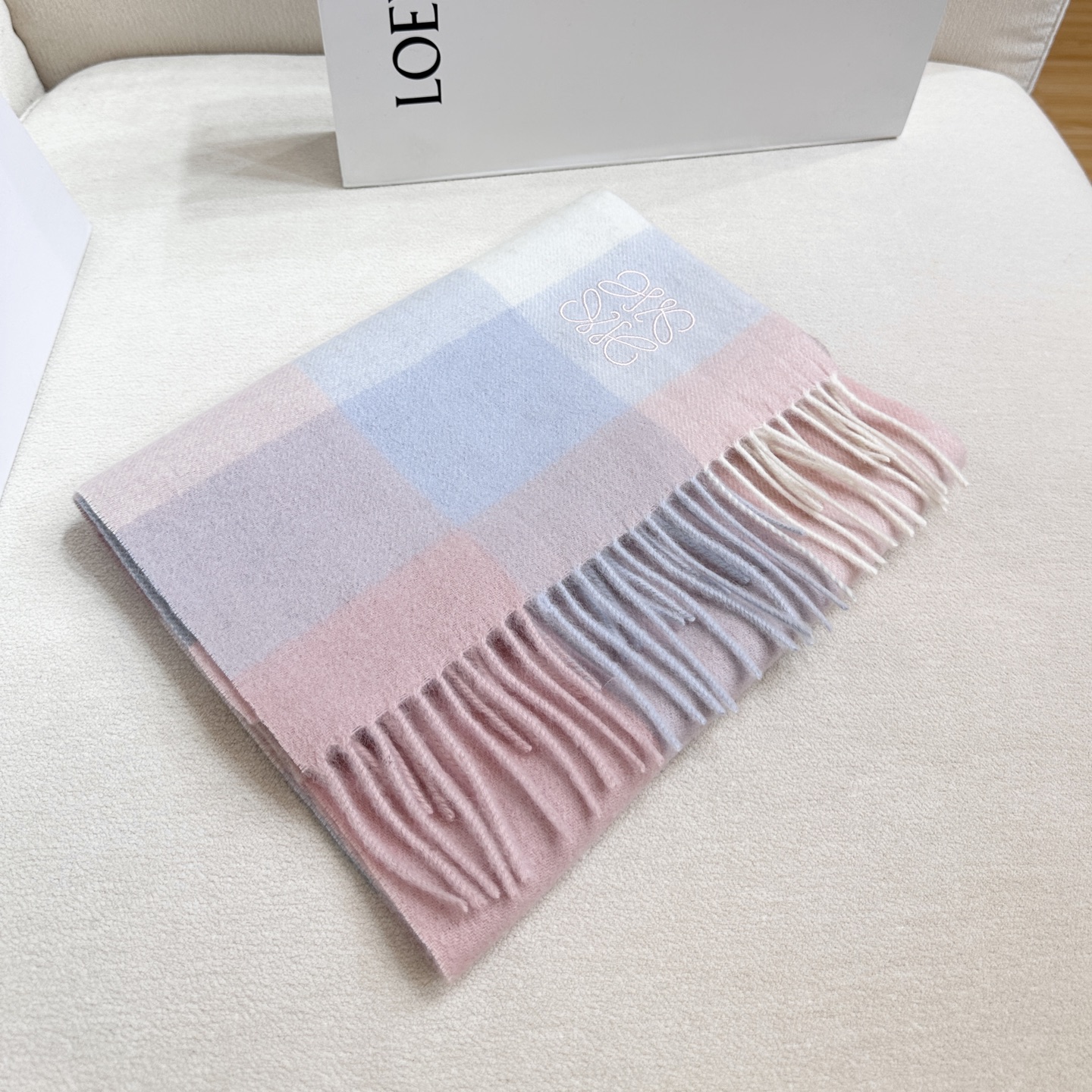 上新❤️2025年 【▪Loewe · 罗意威️难得一见的温柔配色，低调又不失优雅❗️】重点推荐，loe