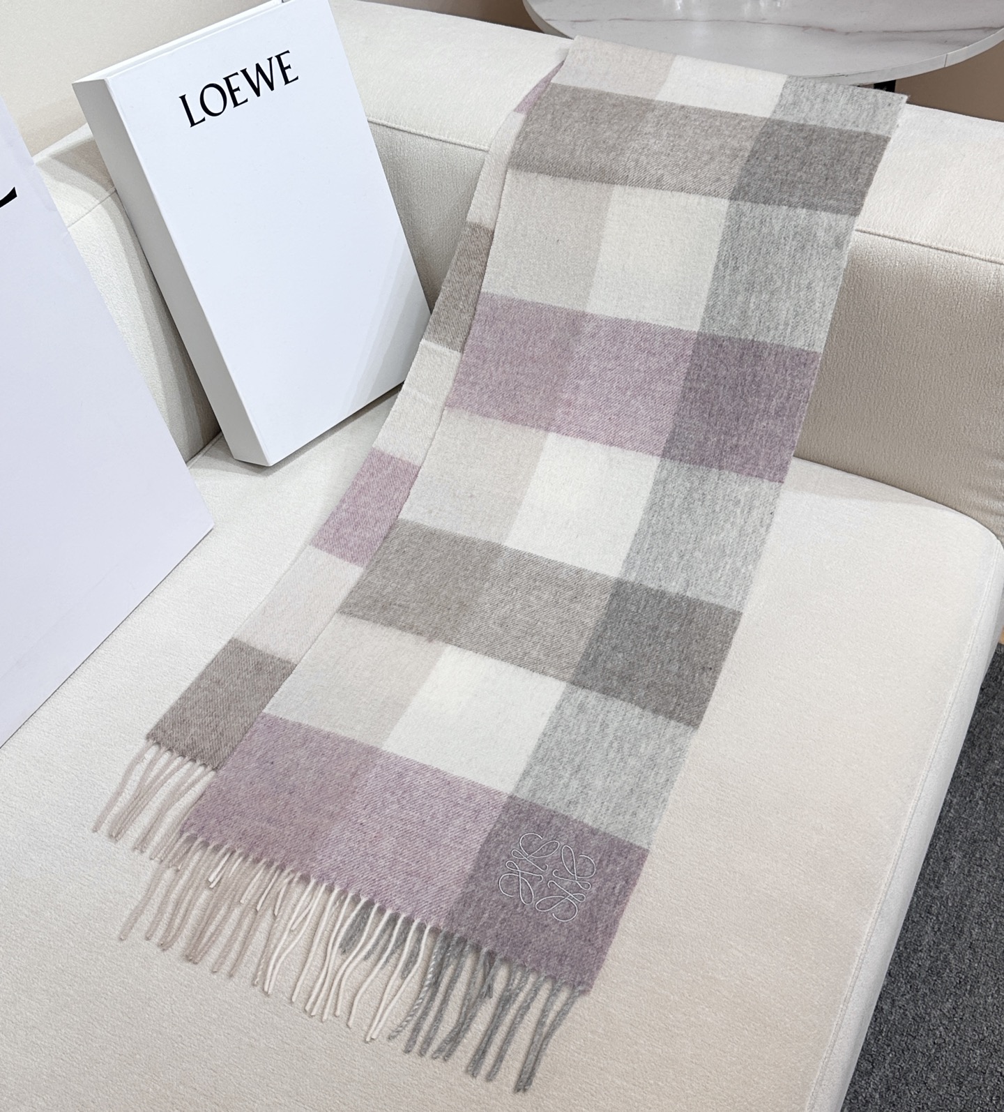 上新❤️2025年 【▪Loewe · 罗意威️难得一见的温柔配色，低调又不失优雅❗️】重点推荐，loe