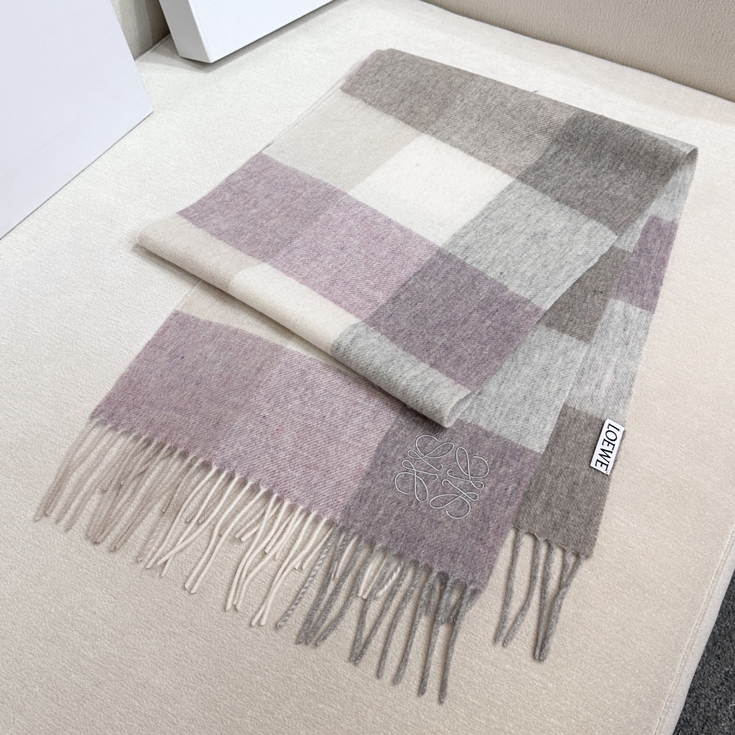 上新❤️2025年 【▪Loewe · 罗意威️难得一见的温柔配色，低调又不失优雅❗️】重点推荐，loe