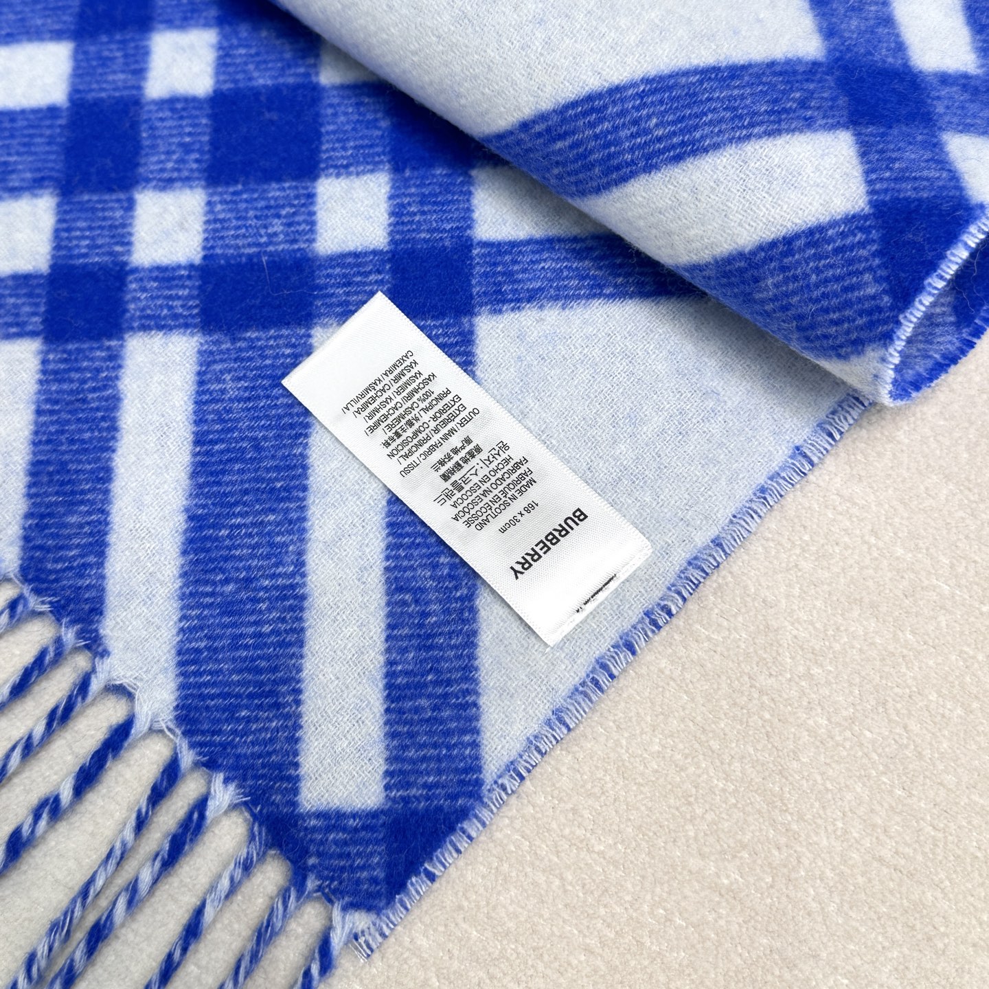 2026怒推走量新款🎊巴宝莉官网最新款💥 100%顶级双面山羊绒材质。非常保暖👑 柔软亲肤，不扎脖😍经典