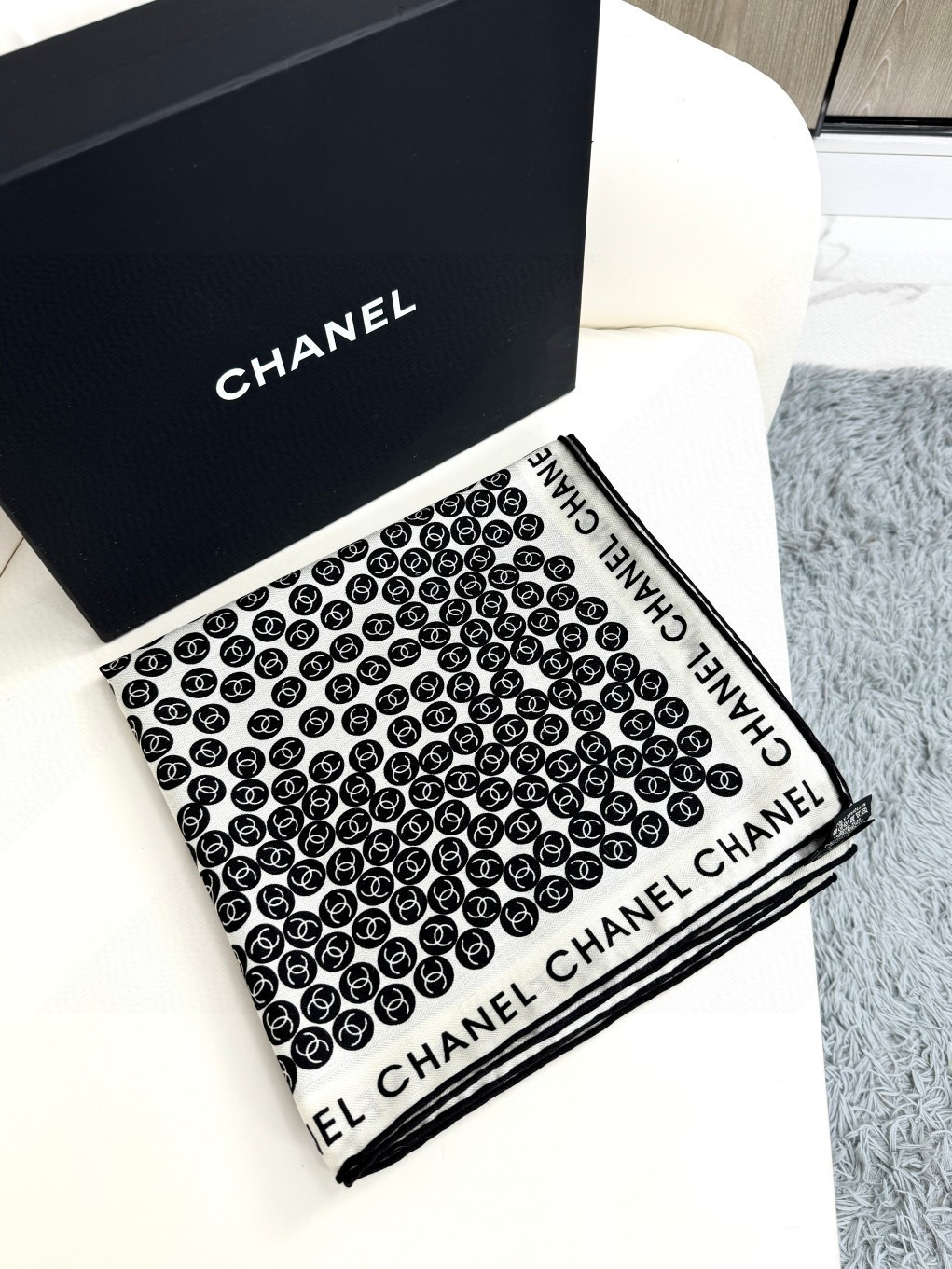 2025年专柜同步上新𝐂𝐡𝐚𝐧𝐞𝐥 • ℕ𝕖𝕨《元气泡泡》【双面同色】Size：140*140cm 70