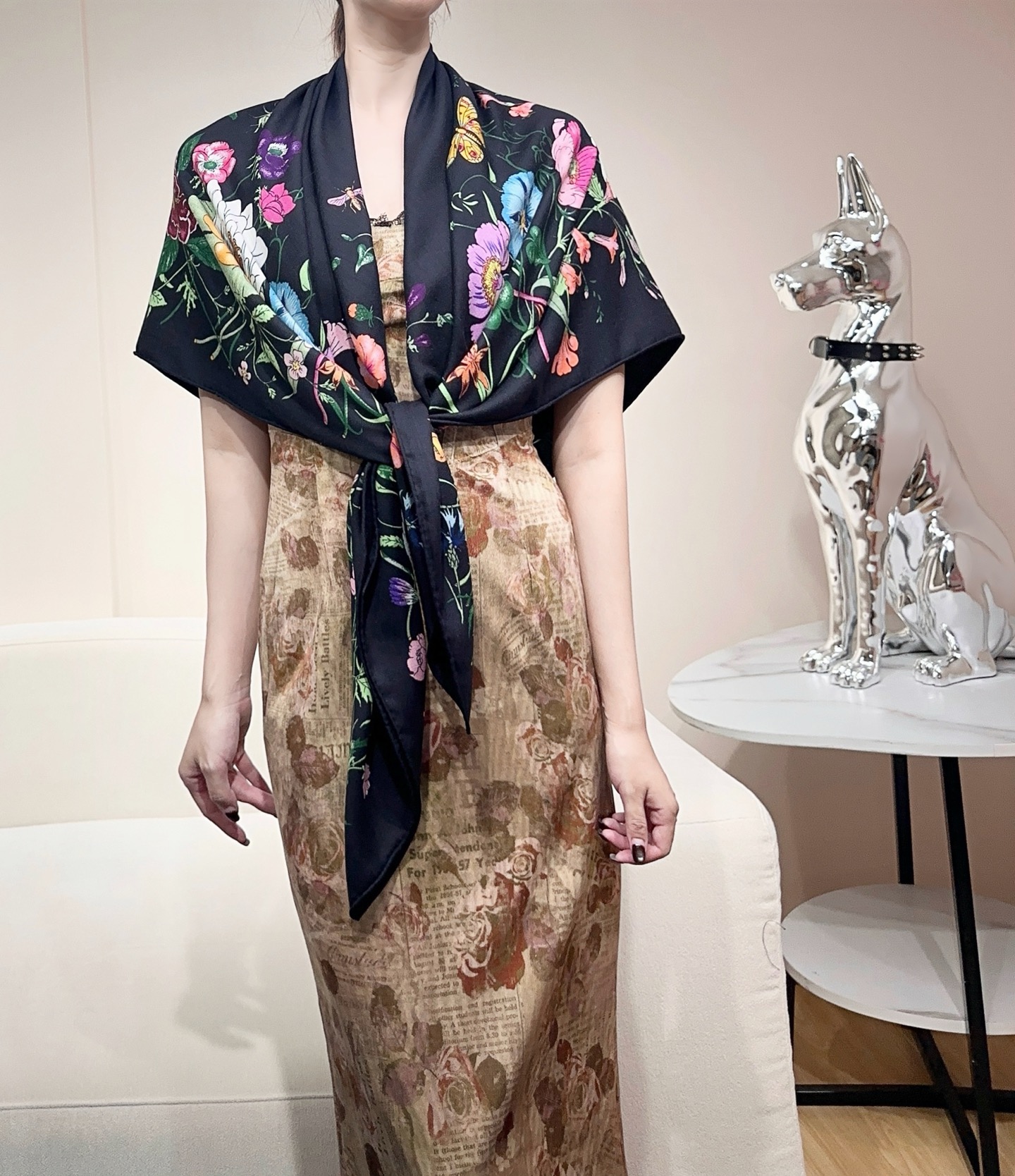 ❤️新Gucci双面同色花卉羊绒围巾~超级抬气色！高级女人味！】羊绒围巾也能这么美！！！Gucci这款双