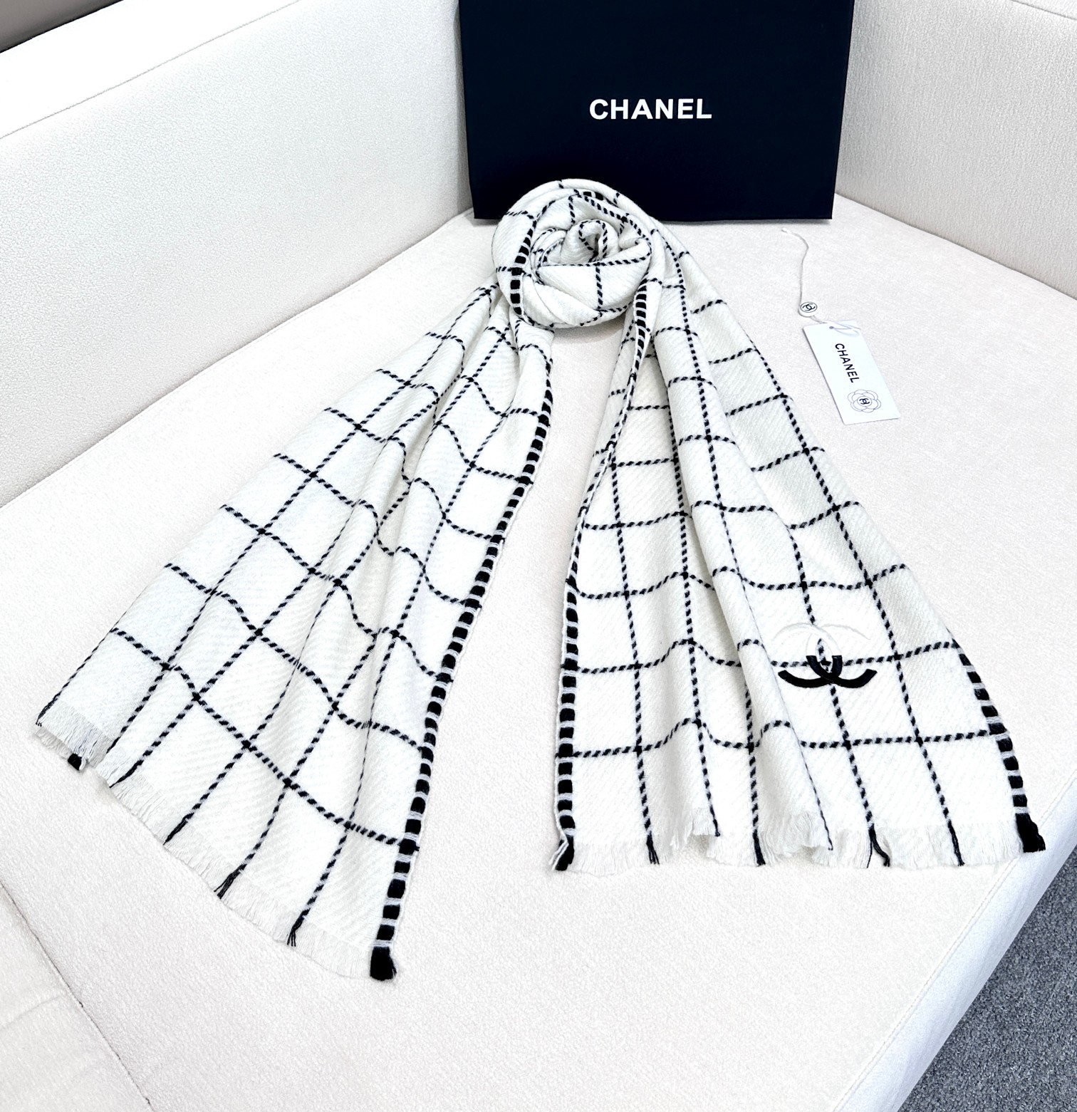 Chanel香奈儿🌾系列货 专供viP产品 ♥顶级苏格兰进口羊绒 纹路织法使围巾赋有弹性且柔软亲肤 🤩🤩