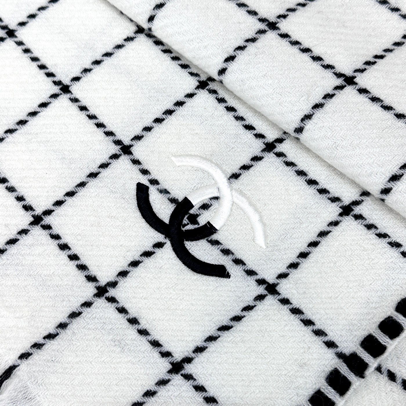 Chanel香奈儿🌾系列货 专供viP产品 ♥顶级苏格兰进口羊绒 纹路织法使围巾赋有弹性且柔软亲肤 🤩🤩