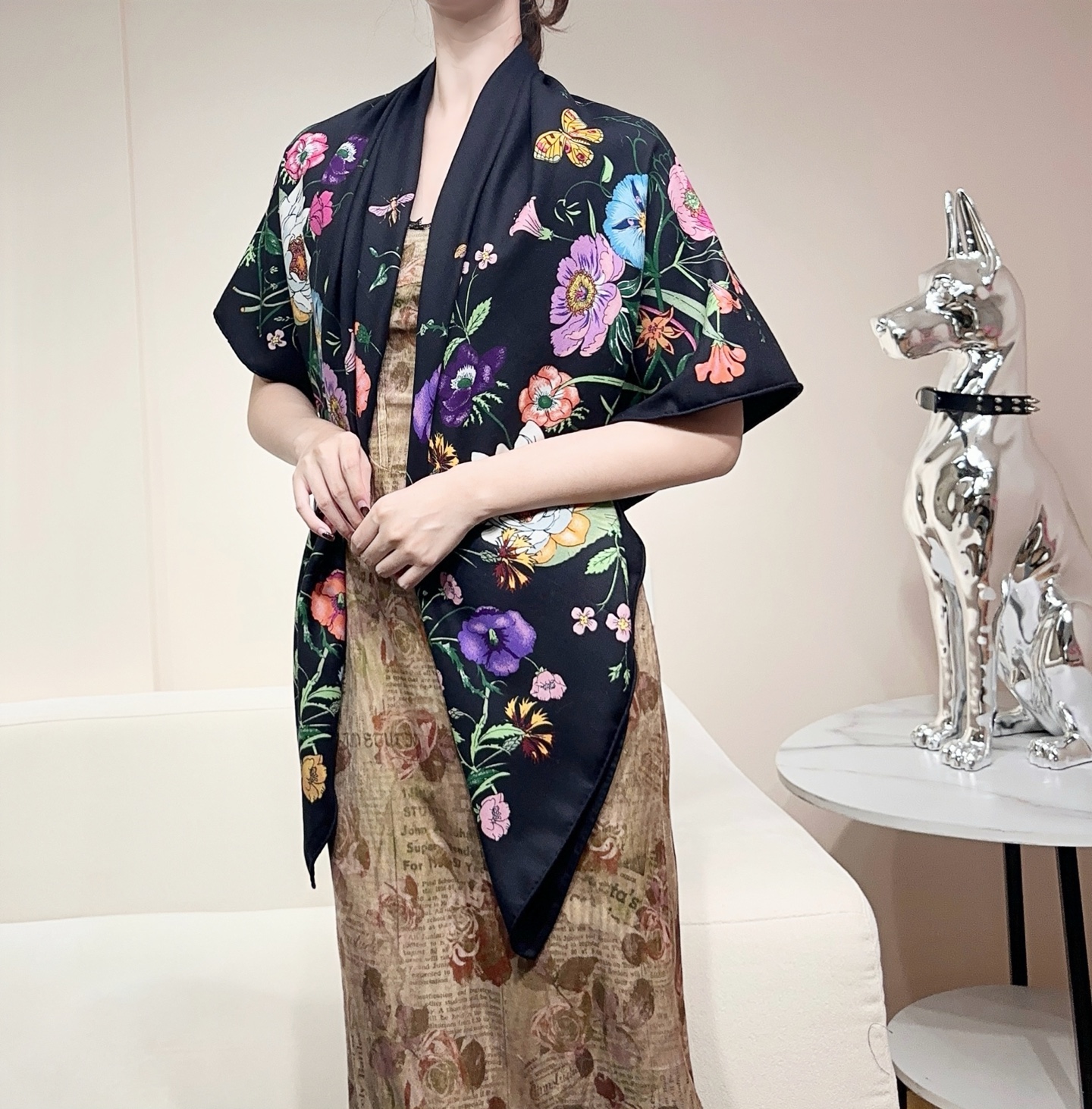 ❤️新Gucci双面同色花卉羊绒围巾~超级抬气色！高级女人味！】羊绒围巾也能这么美！！！Gucci这款双