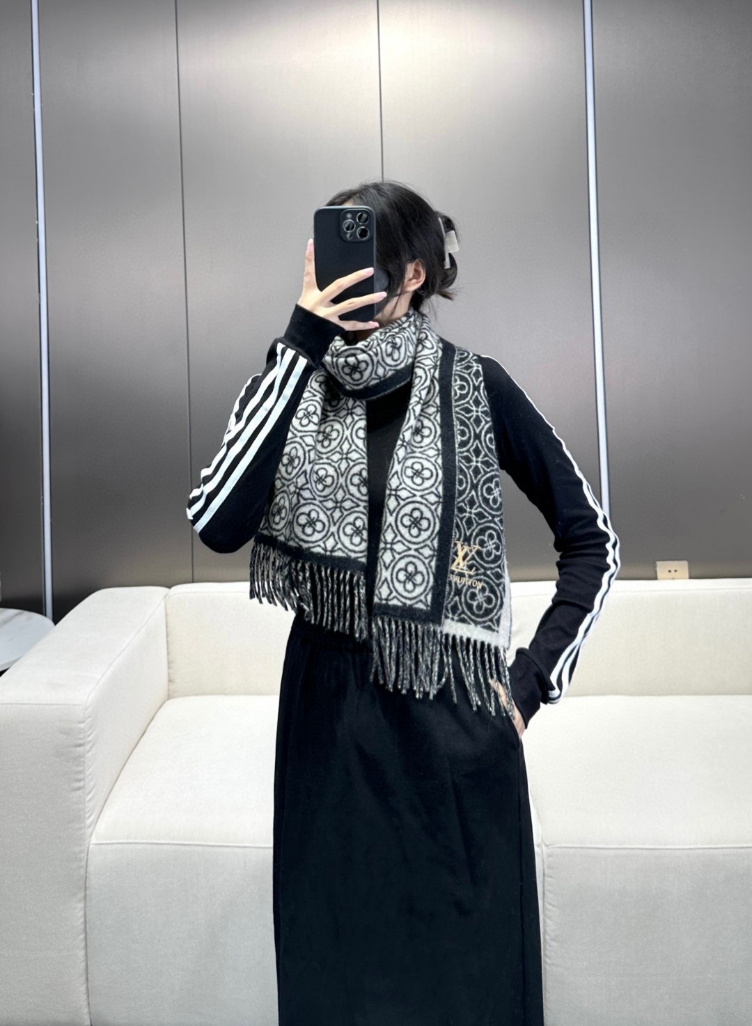 🌾Lv爆款经典四叶草🍀双面提花爆款围巾🧣！！！非常百搭的一款，搭配大衣，毛衣都非常高级，尺寸刚刚好，及保