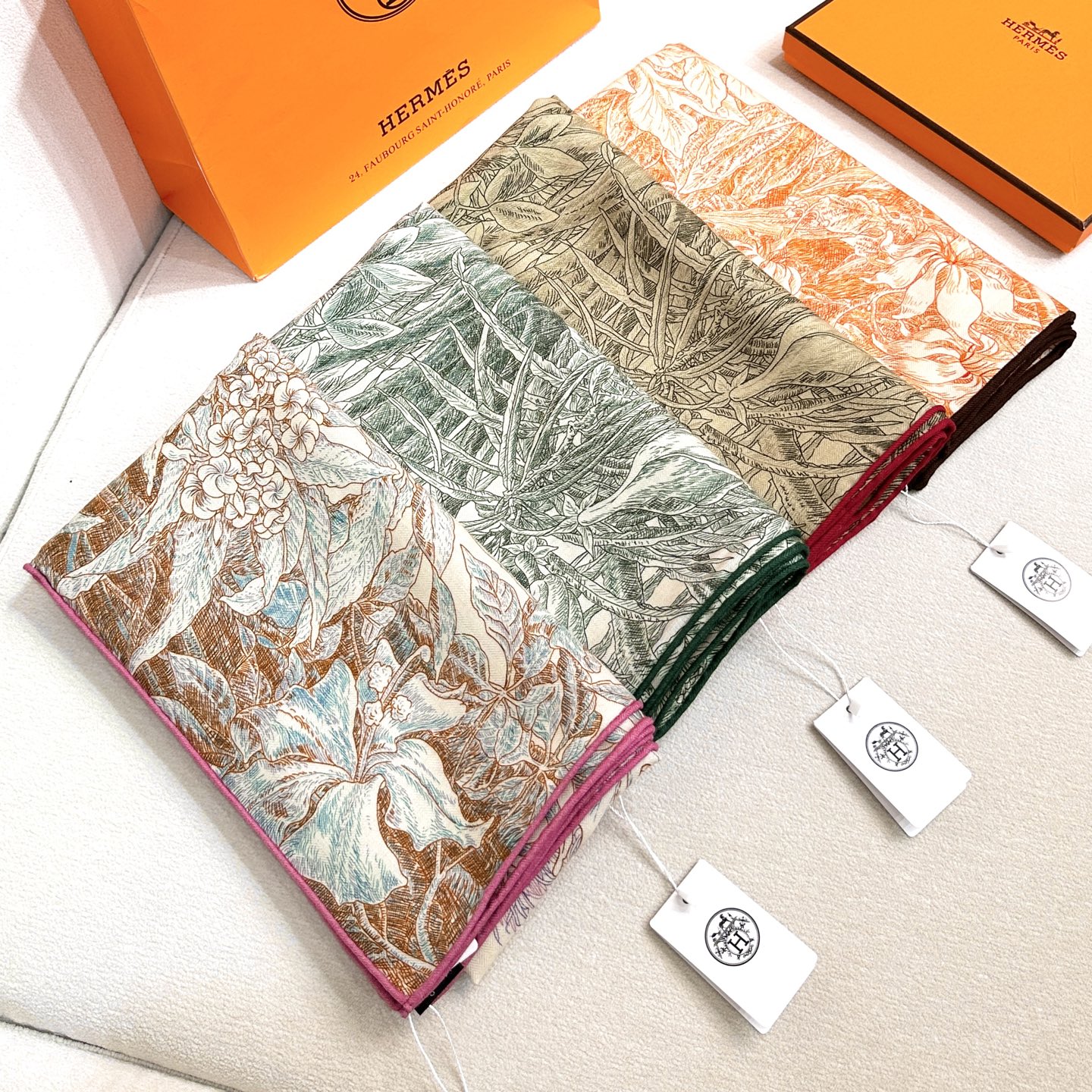 【双面同色 丝毛款】羊绒新款 买了都说好看‼️推荐💕【巴勒莫植物园 140】羊绒方巾‼️H家ZG爆款🎁💟