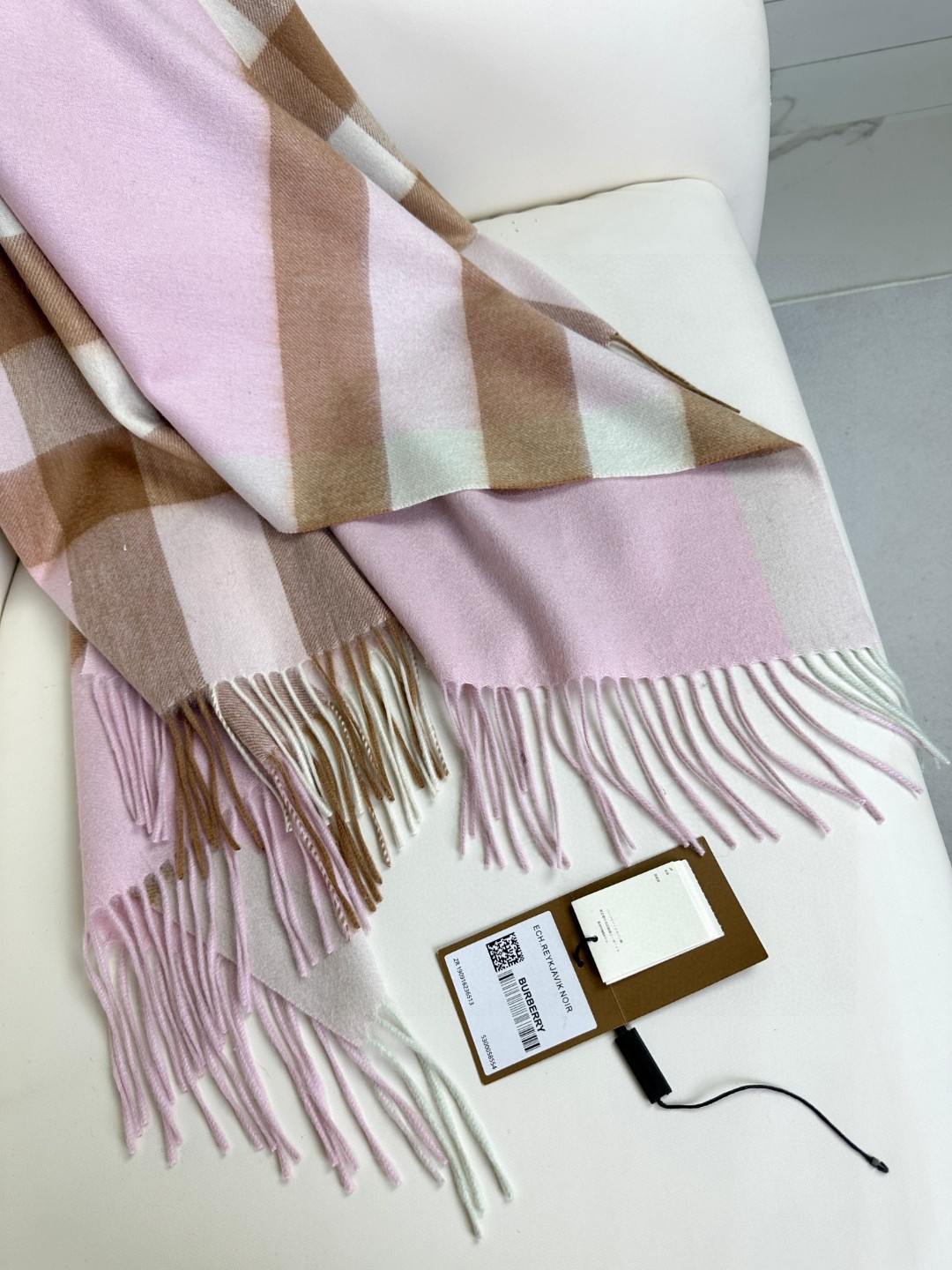 Burberry 巴宝莉 大格子大披肩 人手 最新小白标～吊牌齐全 非市场便宜货