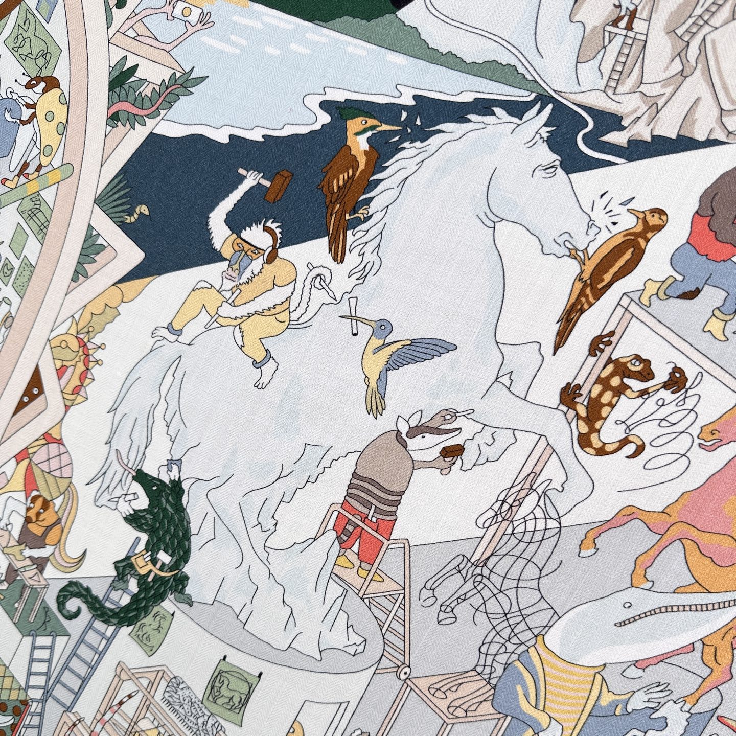 “马术学院”140双面同色丝毛披肩～Hermes 手工卷边丝毛方巾（30%桑蚕丝70%羊毛）这款爱马仕的