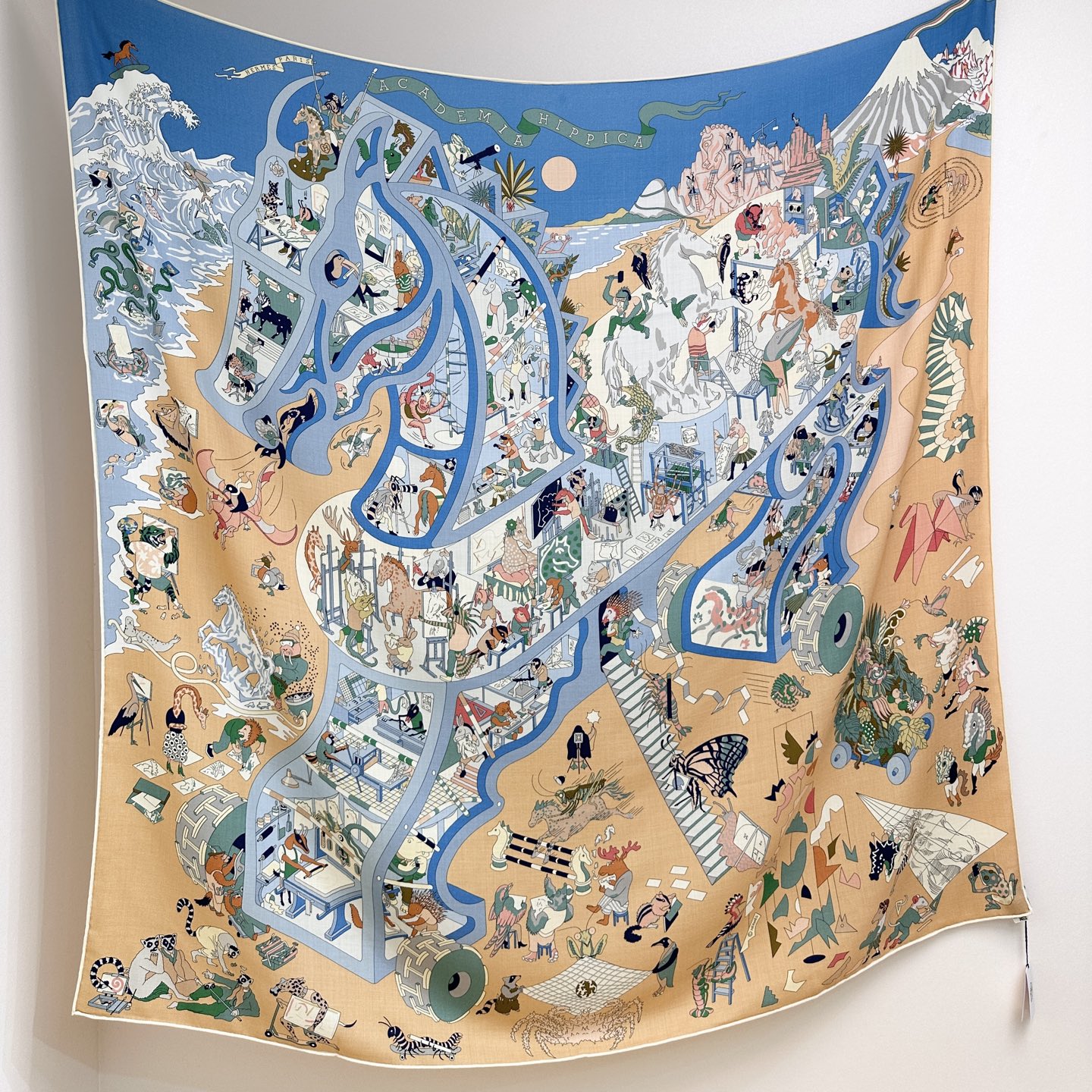 “马术学院”140双面同色丝毛披肩～Hermes 手工卷边丝毛方巾（30%桑蚕丝70%羊毛）这款爱马仕的