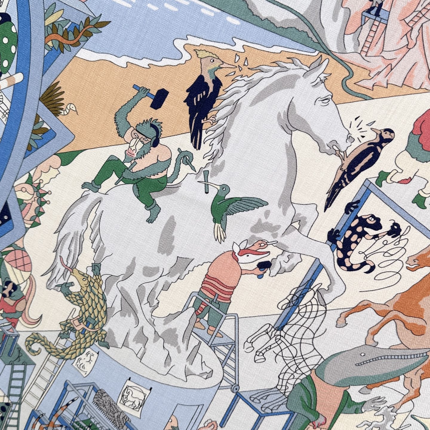 “马术学院”140双面同色丝毛披肩～Hermes 手工卷边丝毛方巾（30%桑蚕丝70%羊毛）这款爱马仕的