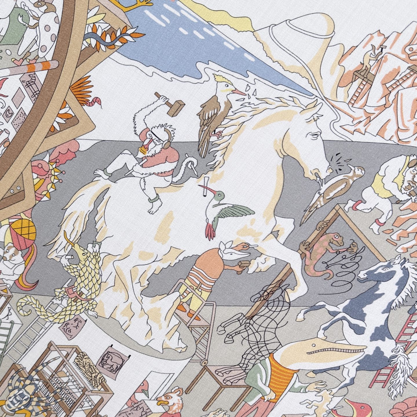 “马术学院”140双面同色丝毛披肩～Hermes 手工卷边丝毛方巾（30%桑蚕丝70%羊毛）这款爱马仕的