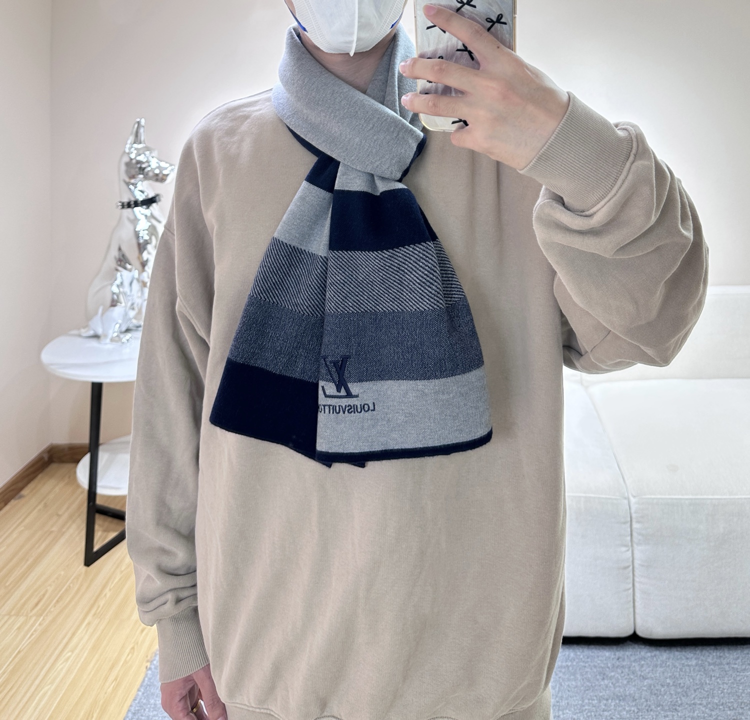 年Lv爆款到货！【针织条纹】🎀男女通用围巾 ，低调的配色更享得时尚高端，100%针织羊绒经典条纹编织👐围