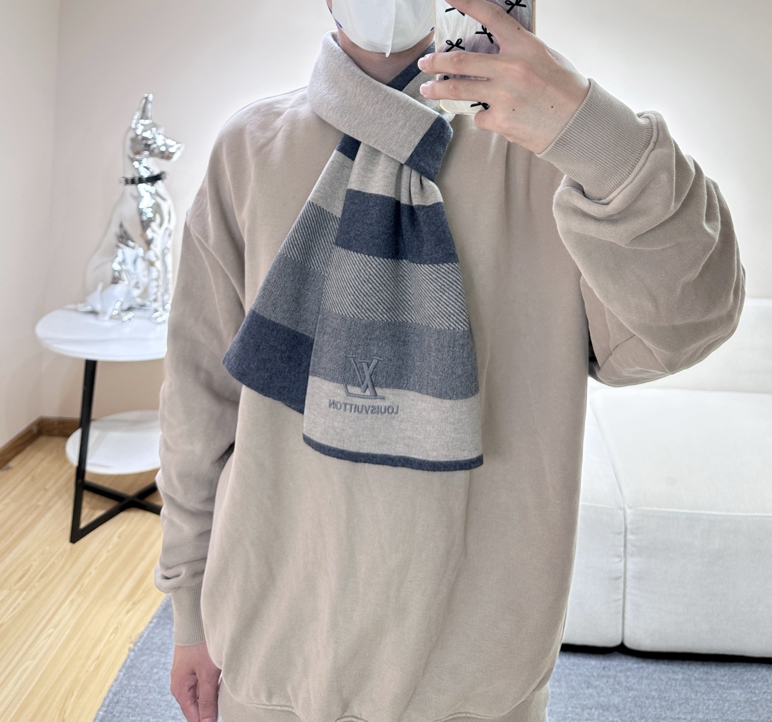 年Lv爆款到货！【针织条纹】🎀男女通用围巾 ，低调的配色更享得时尚高端，100%针织羊绒经典条纹编织👐围