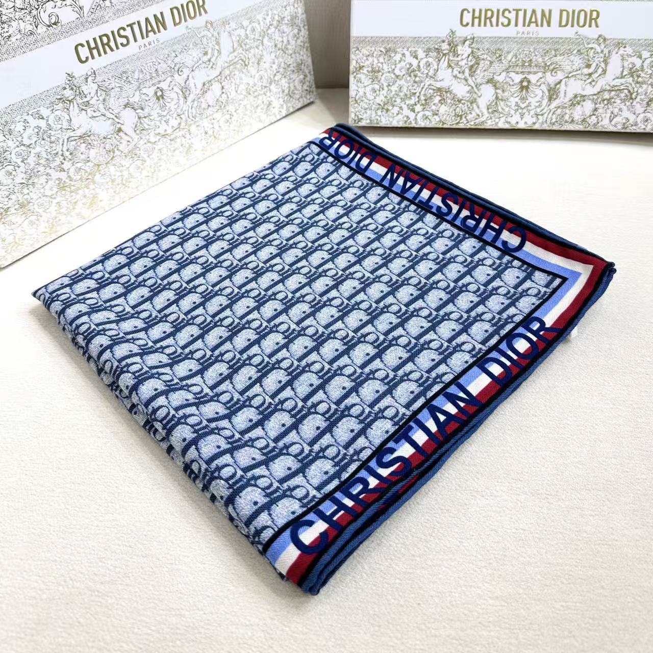 Dior最最新的专柜主打款【D边框老花140】 💟 度假及日常都非常好搭配的款😍订单私流 】一看到就想去