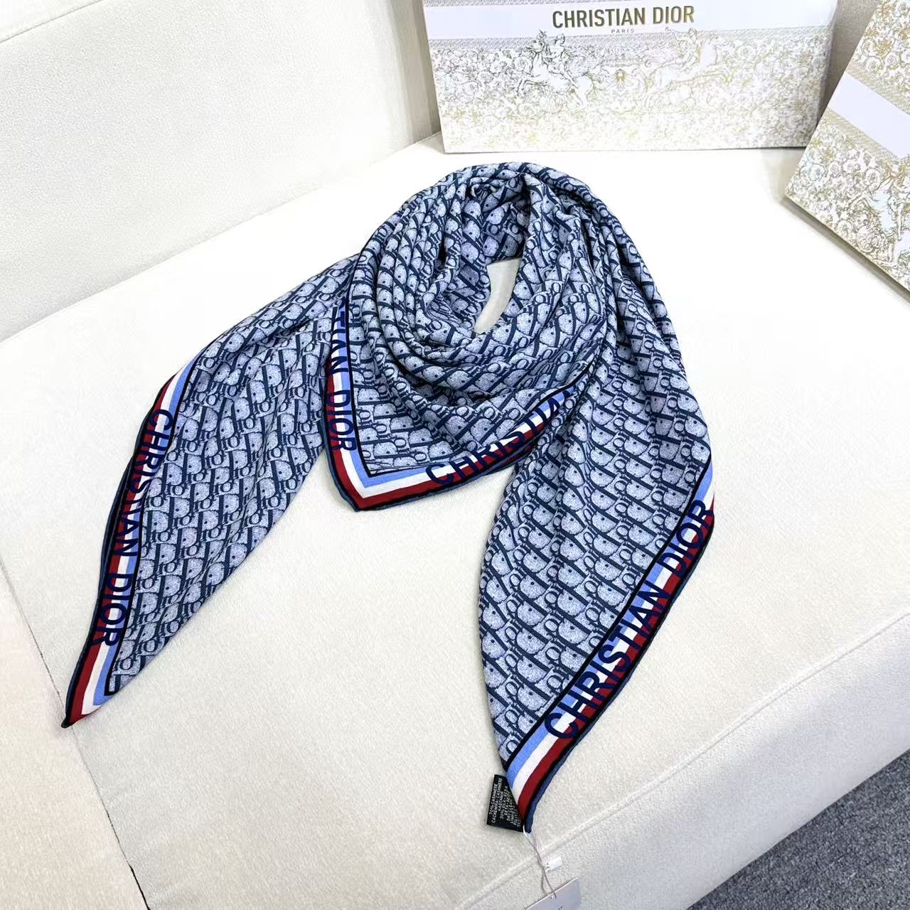 Dior最最新的专柜主打款【D边框老花140】 💟 度假及日常都非常好搭配的款😍订单私流 】一看到就想去