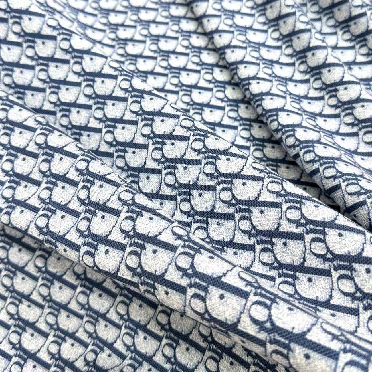 Dior最最新的专柜主打款【D边框老花140】 💟 度假及日常都非常好搭配的款😍订单私流 】一看到就想去