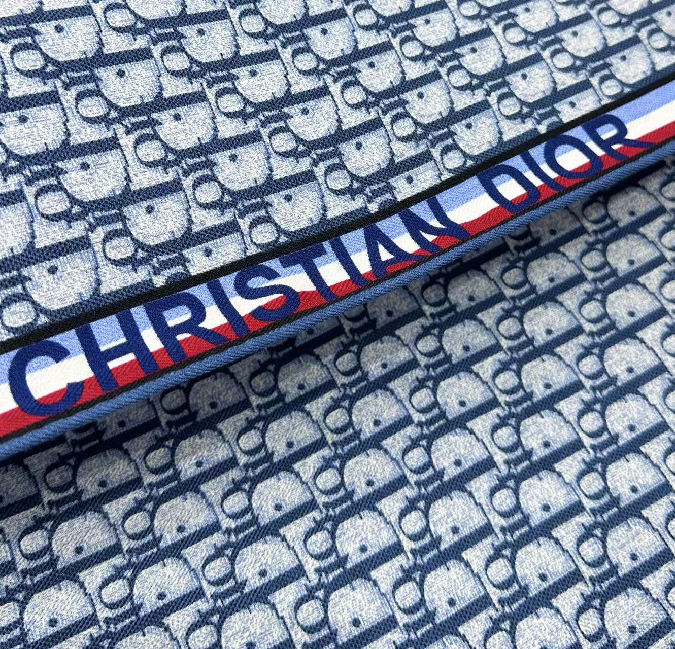 Dior最最新的专柜主打款【D边框老花140】 💟 度假及日常都非常好搭配的款😍订单私流 】一看到就想去